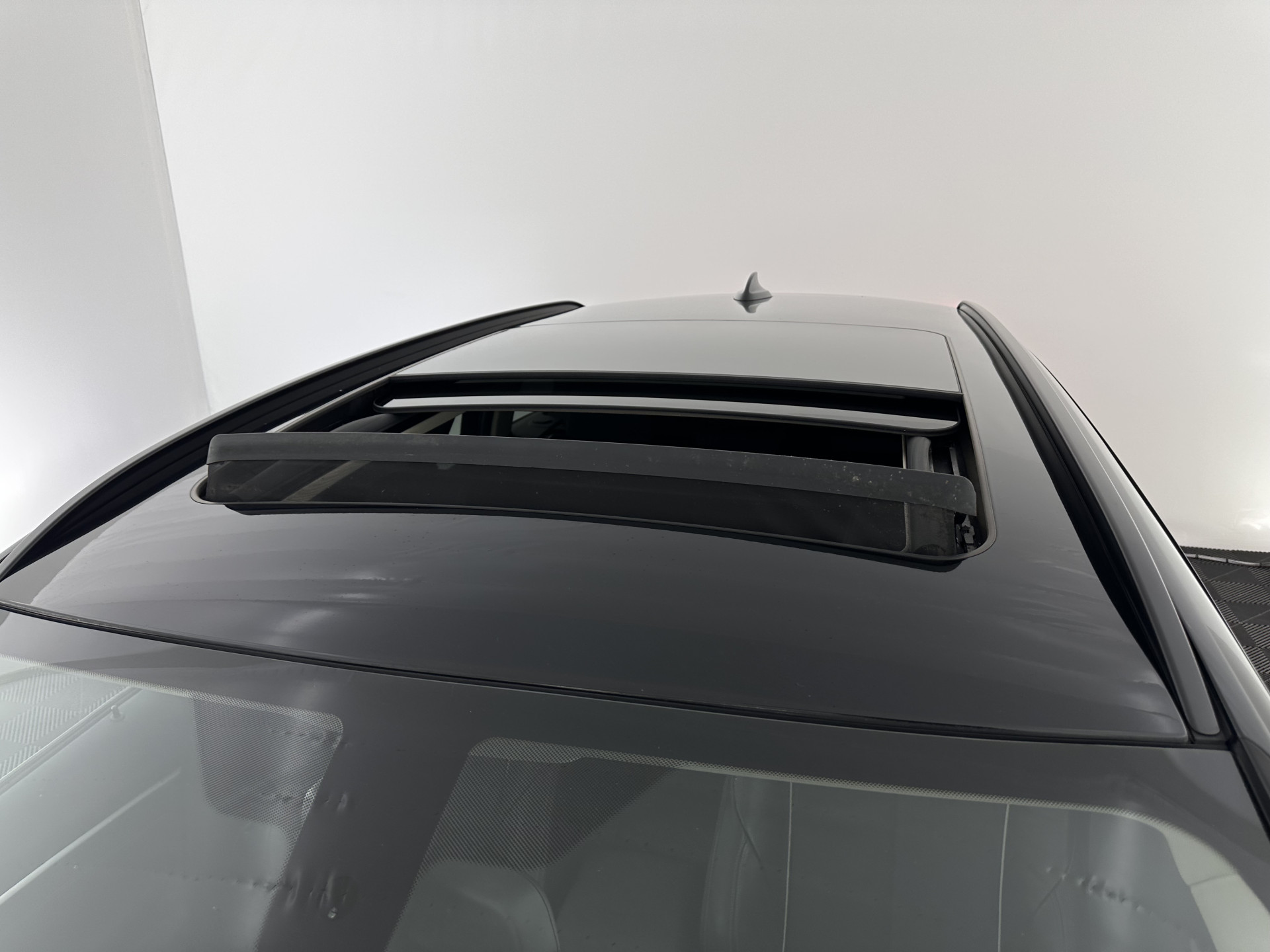 BMW 3-serie Touring 320d EDE Executive Aut. *PANO | LEATHER | FULL-LED | DIGI-COCKPIT | HEATED-SPORTSEATS | NAVI-FULLMAP | PRIVACY-GLASS | ECC | KEYLESS | LANE-ASSIST | PDC | CRUISE | TOWBAR | 18''ALU*