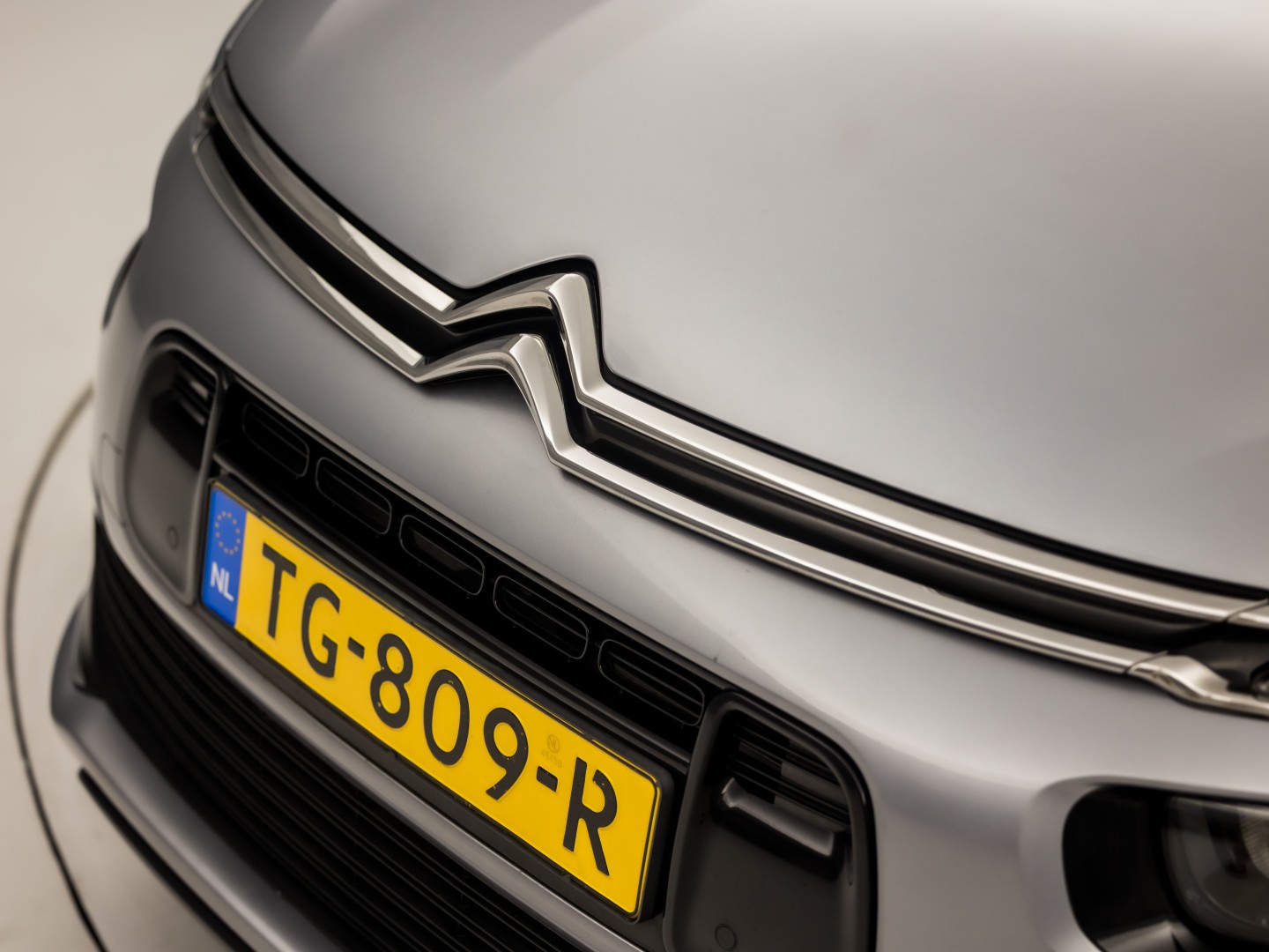 Citroën Grand C4 Picasso 1.2 PureTech Sport 7 Persoons Automaat (APPLE CARPLAY, GROOT NAVI, GETINT GLAS, TREKHAAK, SPORTSTOELEN, CAMERA, CRUISE, NIEUWE APK, NIEUWSTAAT)