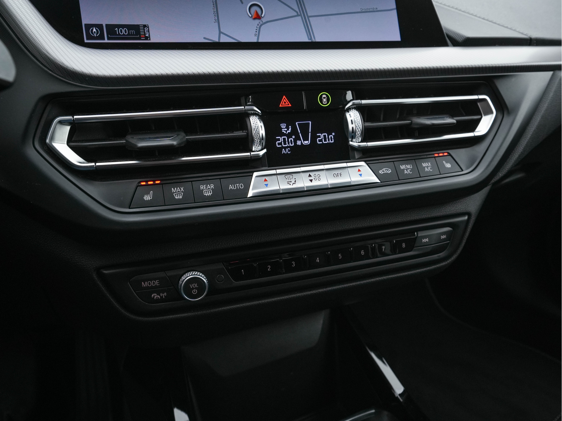 BMW 1-serie 116d Executive Edition Sport-Line (INCL-BTW) *DIGI-COCKPIT | FULL-LED | NAVI-FULLMAP | LEATHER-MICROFIBRE | AMBIENT-LIGHT | CARPLAY | CRUISE | KEYLESS | HEATED-SPORTSEATS | PRIVACY-GLASS | DAB | ECC | PDC | 17"ALU*