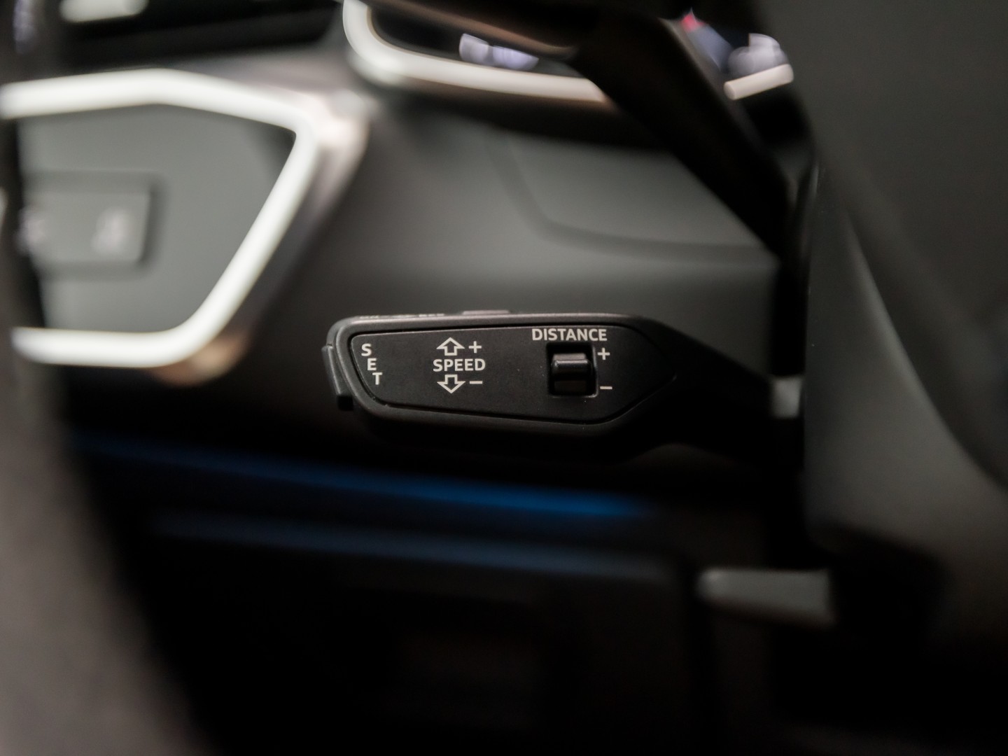 Audi A6 Avant 55 TFSI quattro S-Line 340Pk Automaat (PANORAMADAK, 6 CILINDER, BANG&OLUFSEN, HEAD-UP DISPLAY, NAPPA LEDER, MEESTURENDE ACHTERAS, CAMERA, STOELVERWARMING, SFEERVERLICHTING, ADAPTIVE CRUISE, MATRIX LED, NIEUWSTAAT)