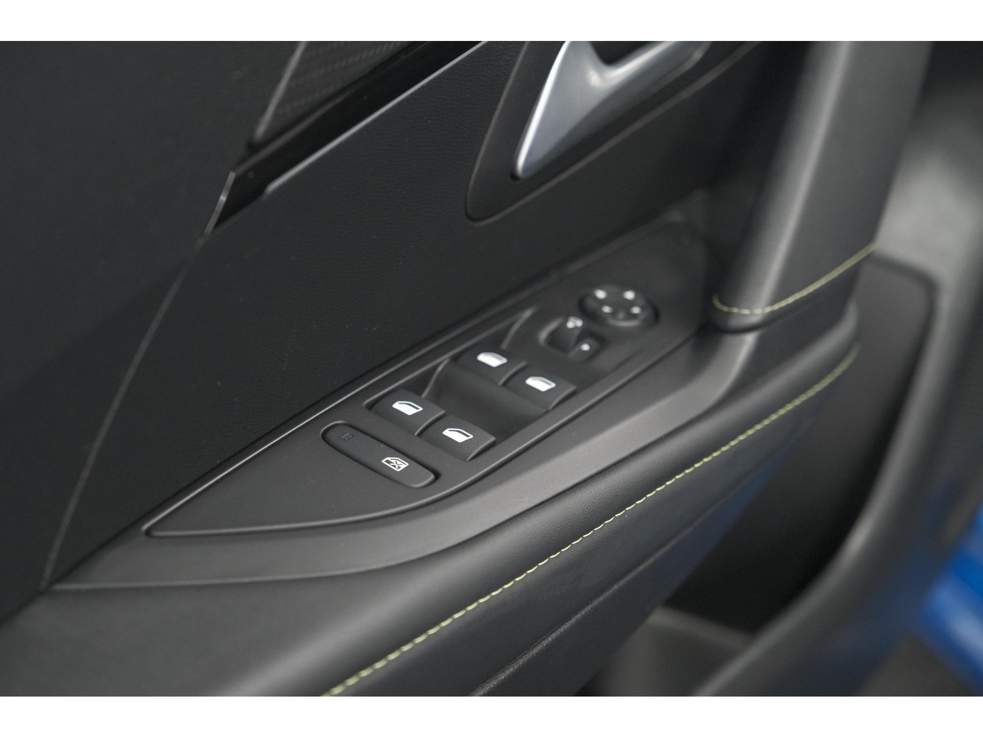 Peugeot e-208 EV GT Pack 50 kWh | Camera | Adapieve Cruise Control | Stoelverwarming | 3 FASE