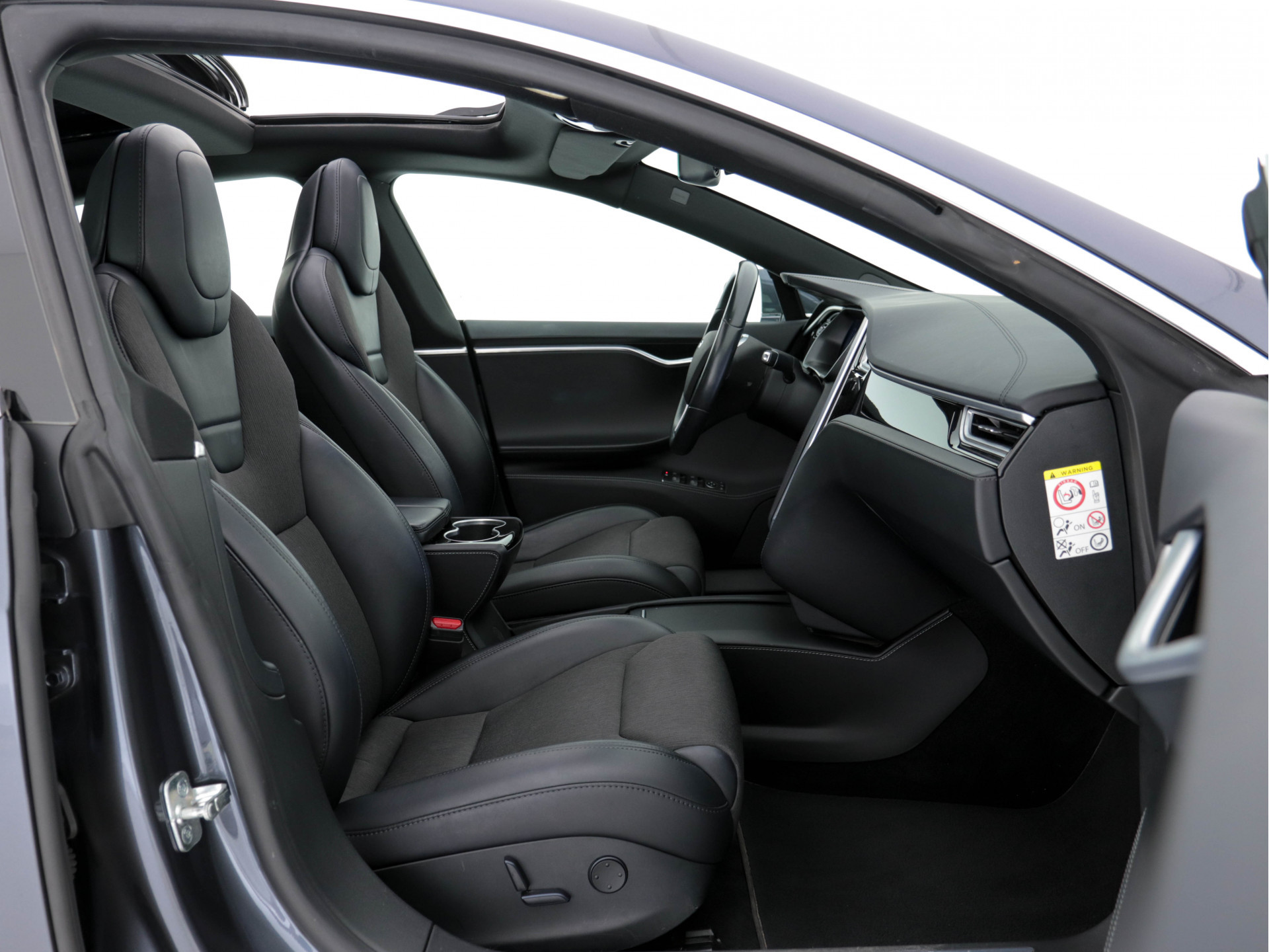 Tesla Model S 235 Kw Base [ 3-Fase ] (INCL-BTW) *PANO | AUTO-PILOT | KEYLESS | FULL-LED | 1/2-LEATHER | NAVI-FULLMAP | SURROUND-VIEW | APP-CONNECT | LANE-ASSIST | DIGI-COCKPIT | DAB | SPORT-SEATS | 19"ALU