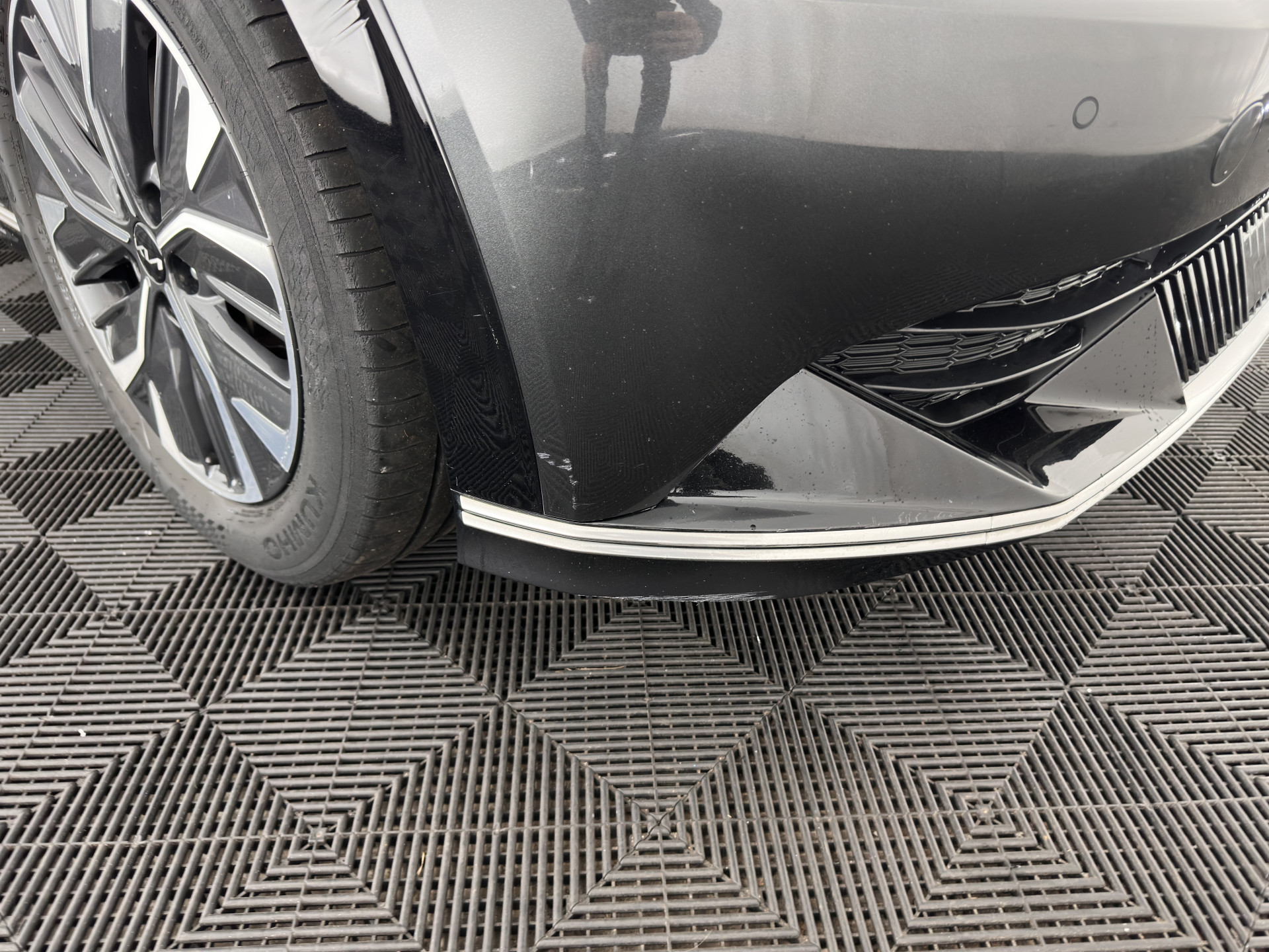 Kia EV6 Plus 77.4 kWh [ 3-Fase ] SOH100% (INCL-BTW) Aut. *LEATHER | ADAPTIVE-CRUISE | DIGI-COCKPIT | MERIDIAN-AUDIO | MEMORY-PACK | FULL-LED | KEYLESS | CAMERA | DAB | BLIND-SPOT | NAVI-FULLMAP | PRIVACY-GLASS | AMBIENT-LIGH