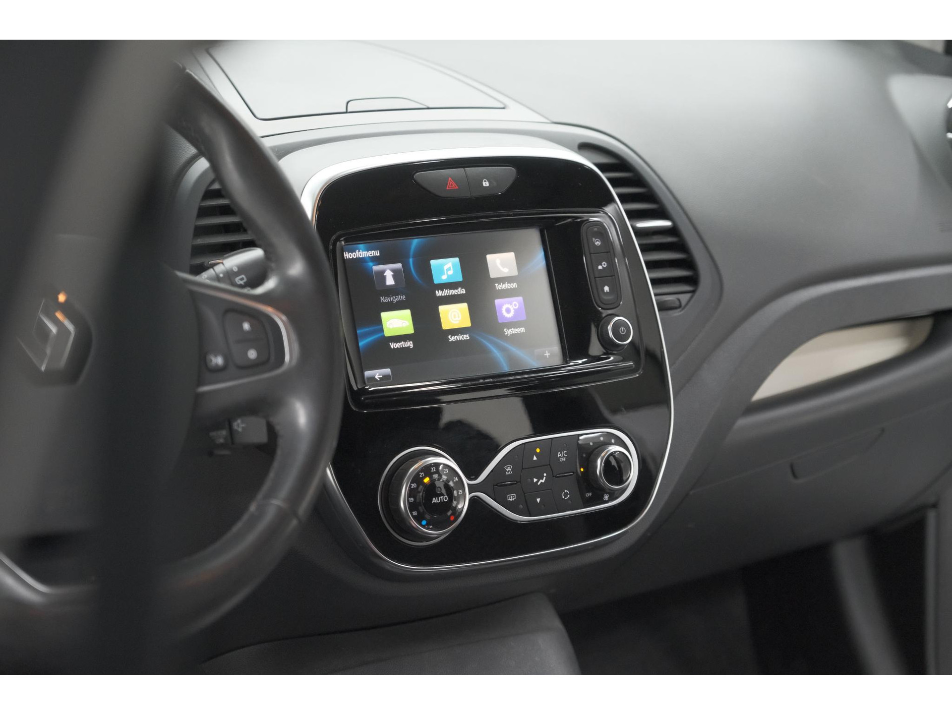 Renault Captur TCe 90 Intens | Camera | Dodehoekdetectie | Navigatie | Parkeersensoren