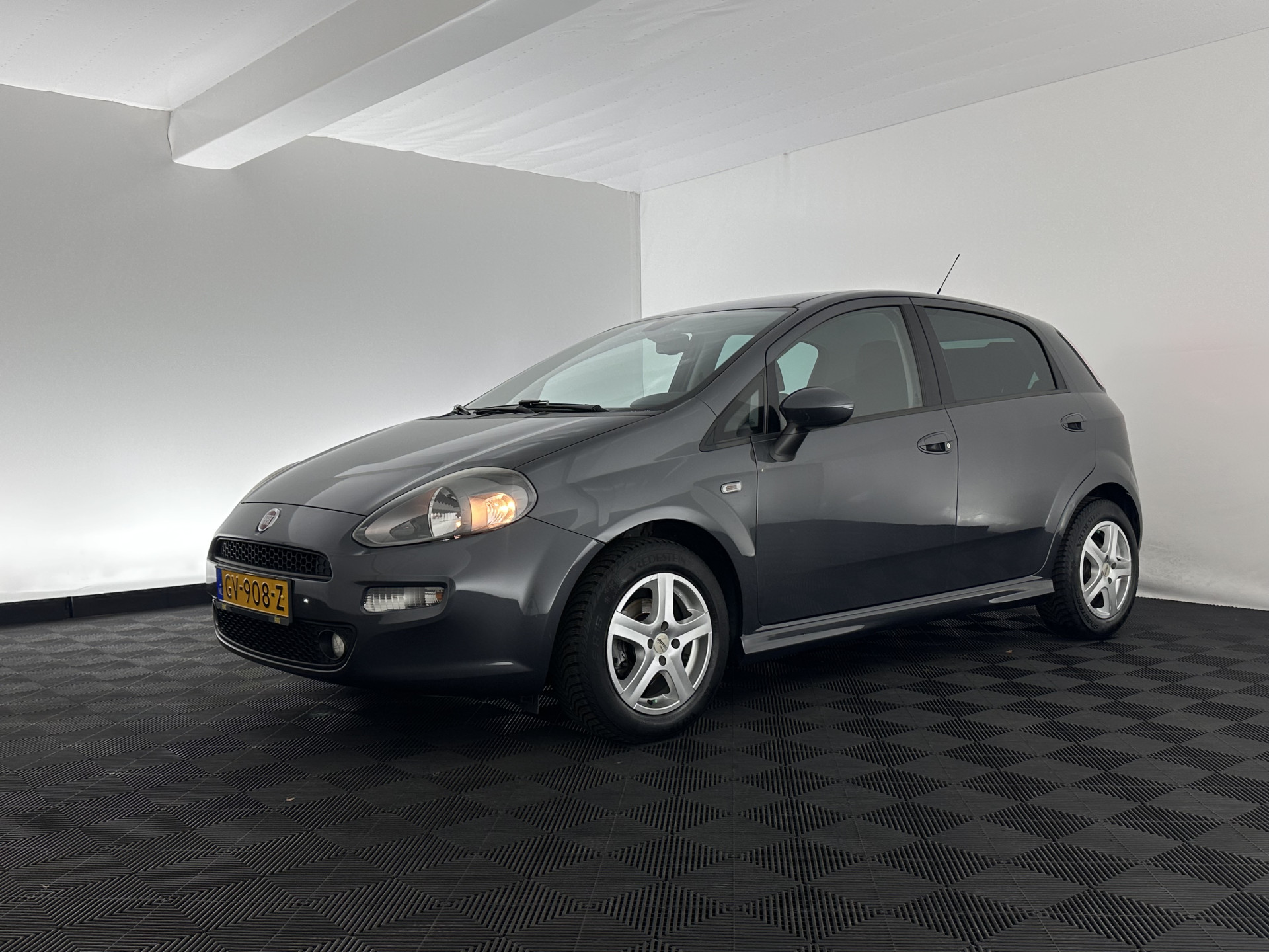 Fiat Punto Evo 1.3 M-Jet Lounge *SPORT-SEATS | MICROFIBRE | ECC | PDC | CRUISE | PRIVACY-GLASS | 15''ALU*