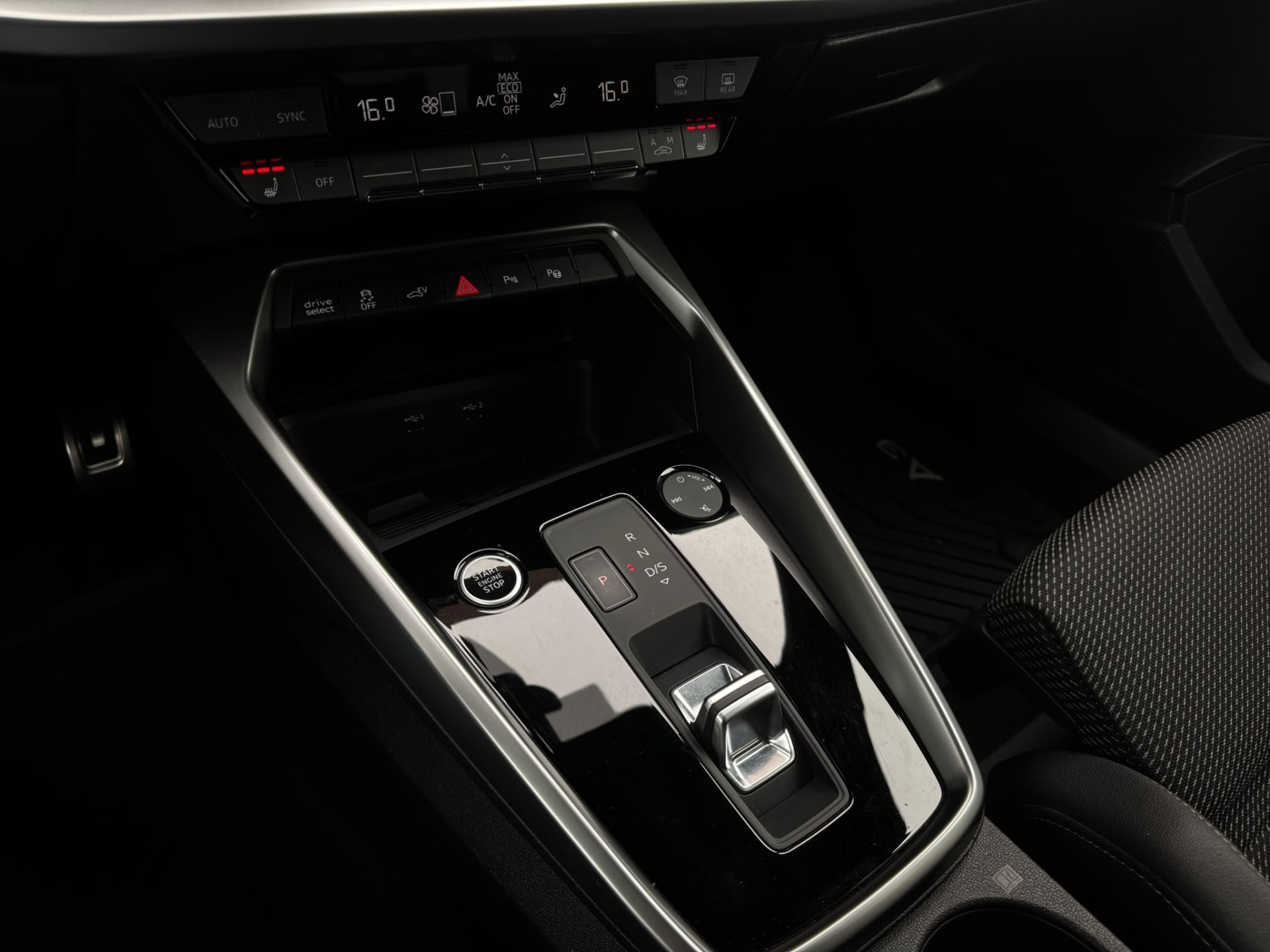 Audi A3 Sportback 40 TFSI e 204PK 2X S-Line Camera Keyless Black Pakket