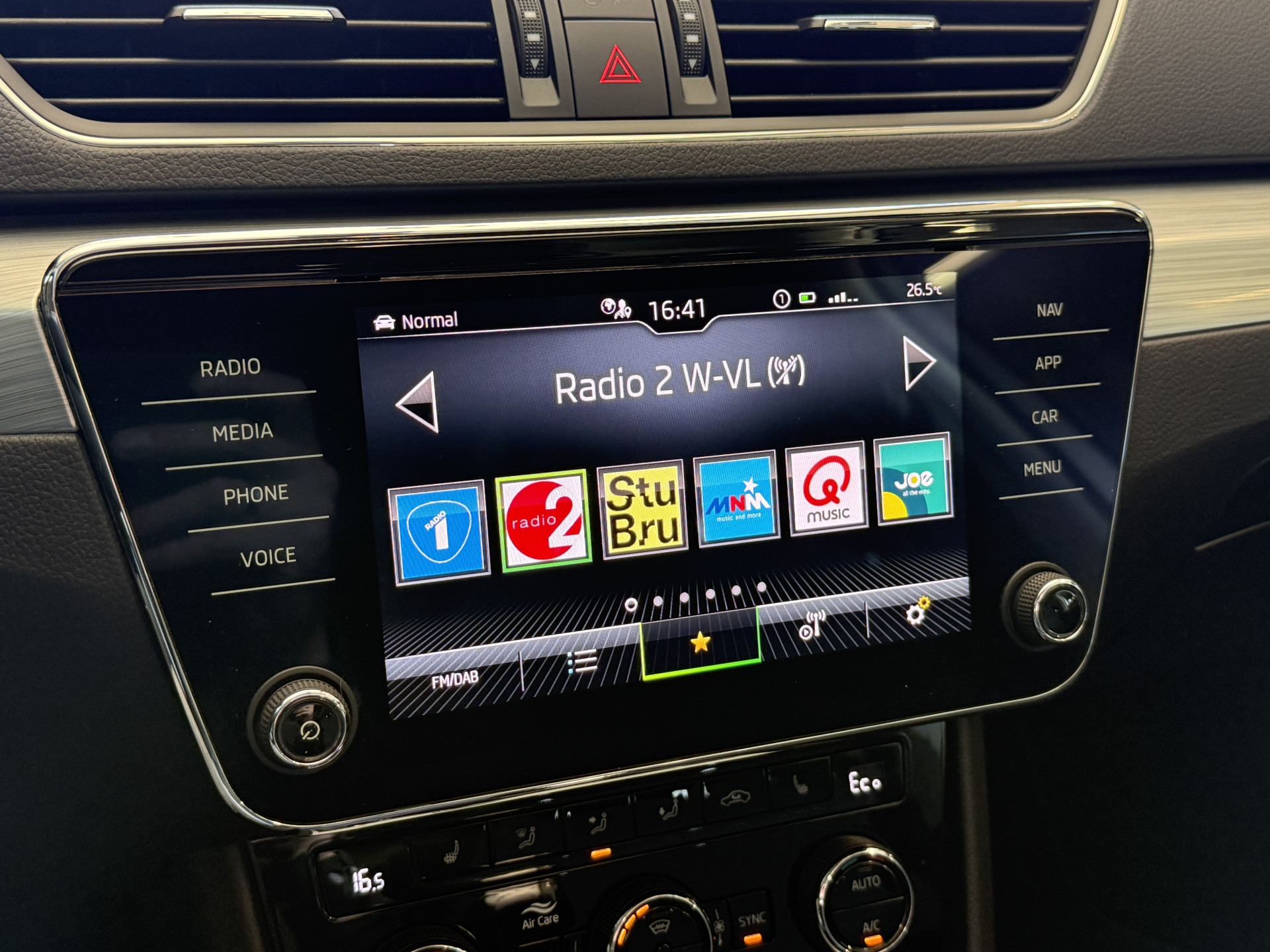 ŠKODA Superb Combi 1.4 TSI iV Business Edition Plus | Panoramadak | Crystal Light | Apple Carplay