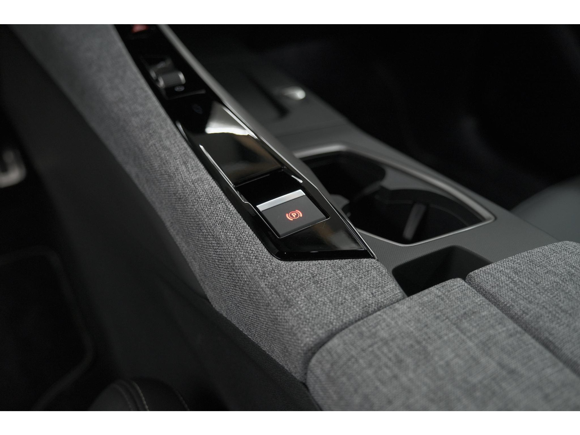 Peugeot 3008 1.2 Hybrid 145 GT | Camera | Adaptieve Cruise Control | Elektrische Kofferklep | Stuurwielverwarming