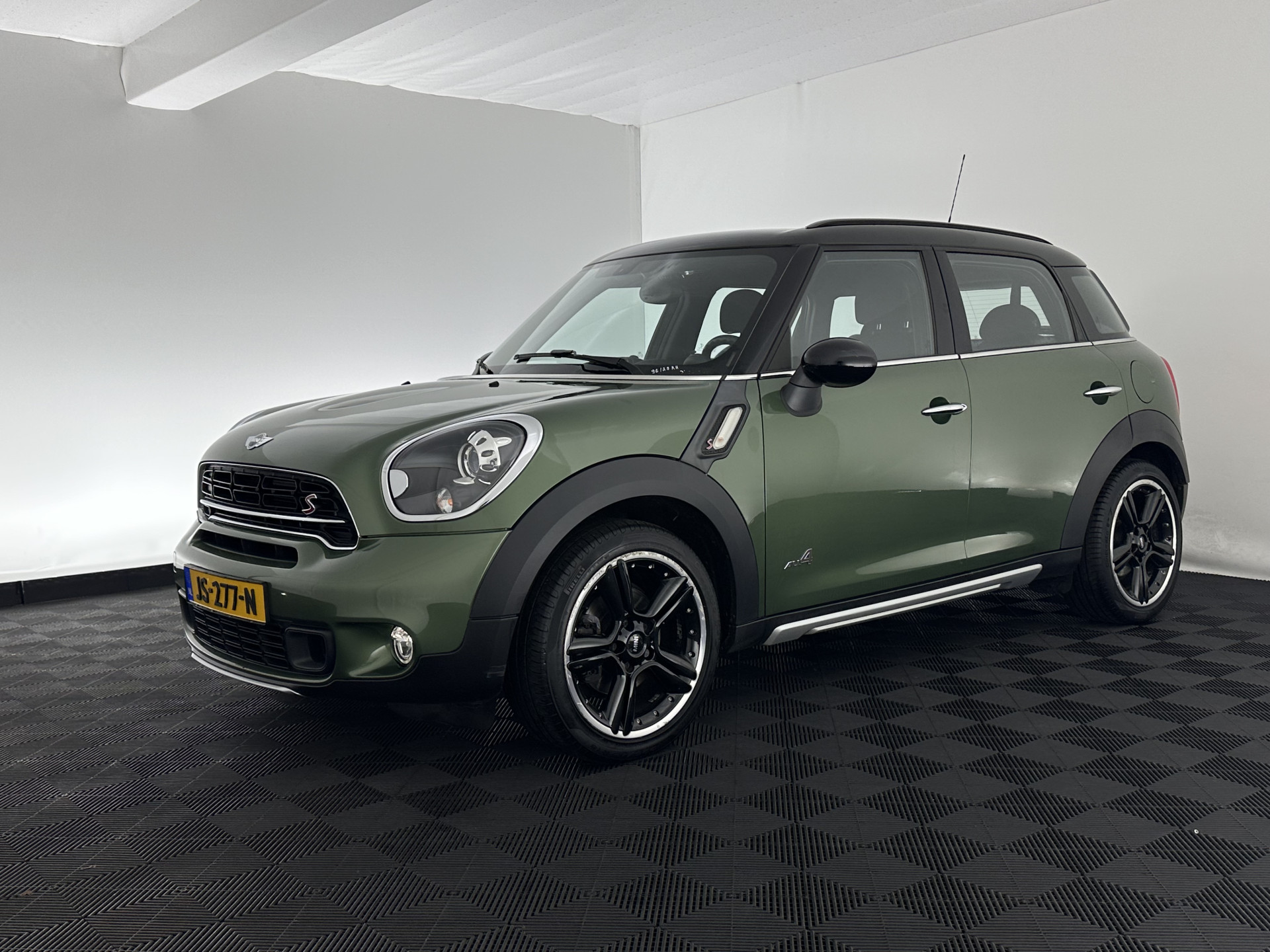 MINI Mini Countryman 2.0 John Cooper Works-Pack SD ALL4  Pepper Aut. *XENON | HARMAN/KARDON | SPORTSEATS | NAVI-FULLMAP | SHIFTPADDLES | ECC | PDC | CRUISE | TOWBAR | 18''ALU*