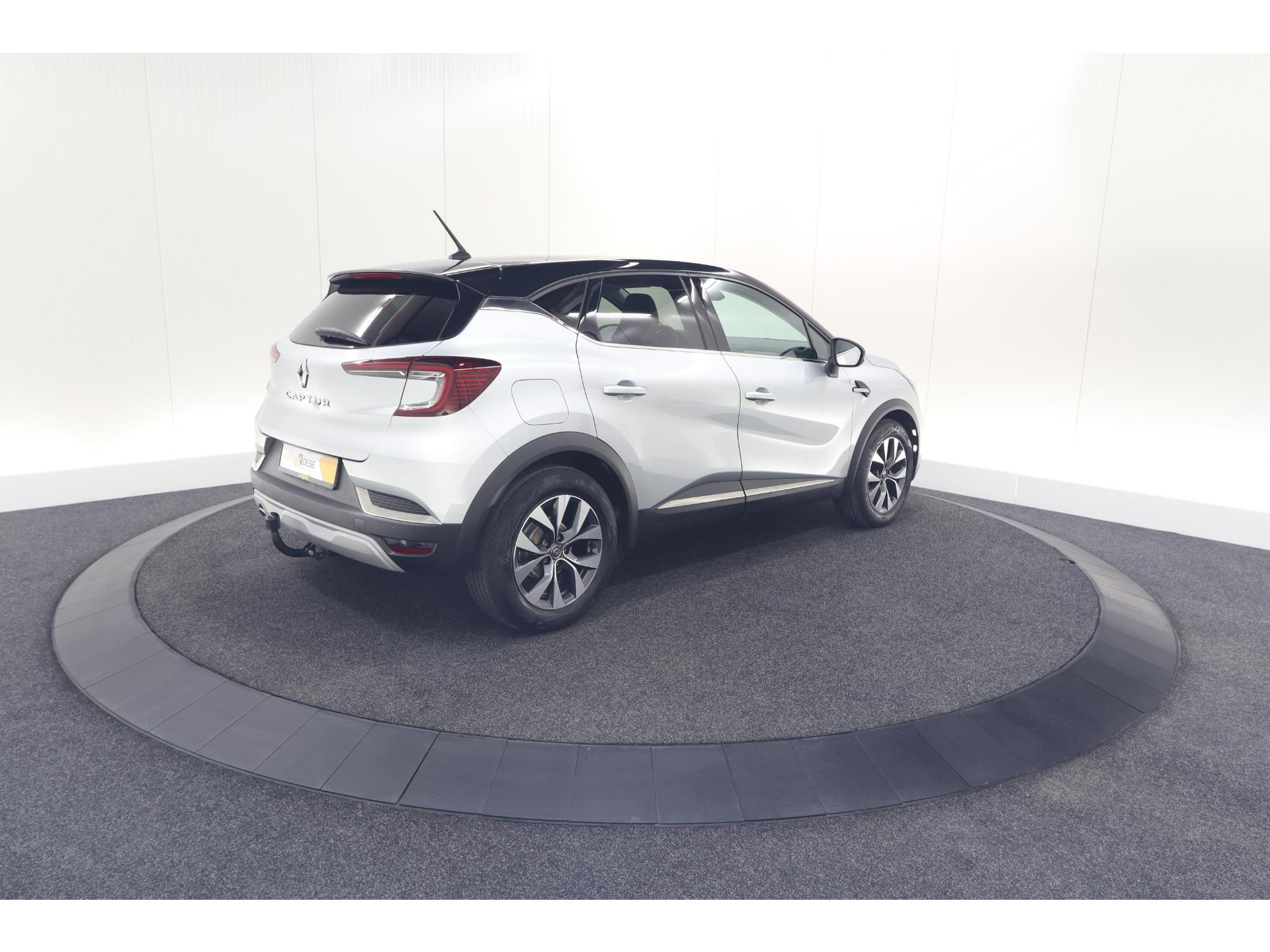 Renault Captur TCe 90 Intens | Trekhaak | Camera | Navigatie | Parkeersensoren | Apple Carplay