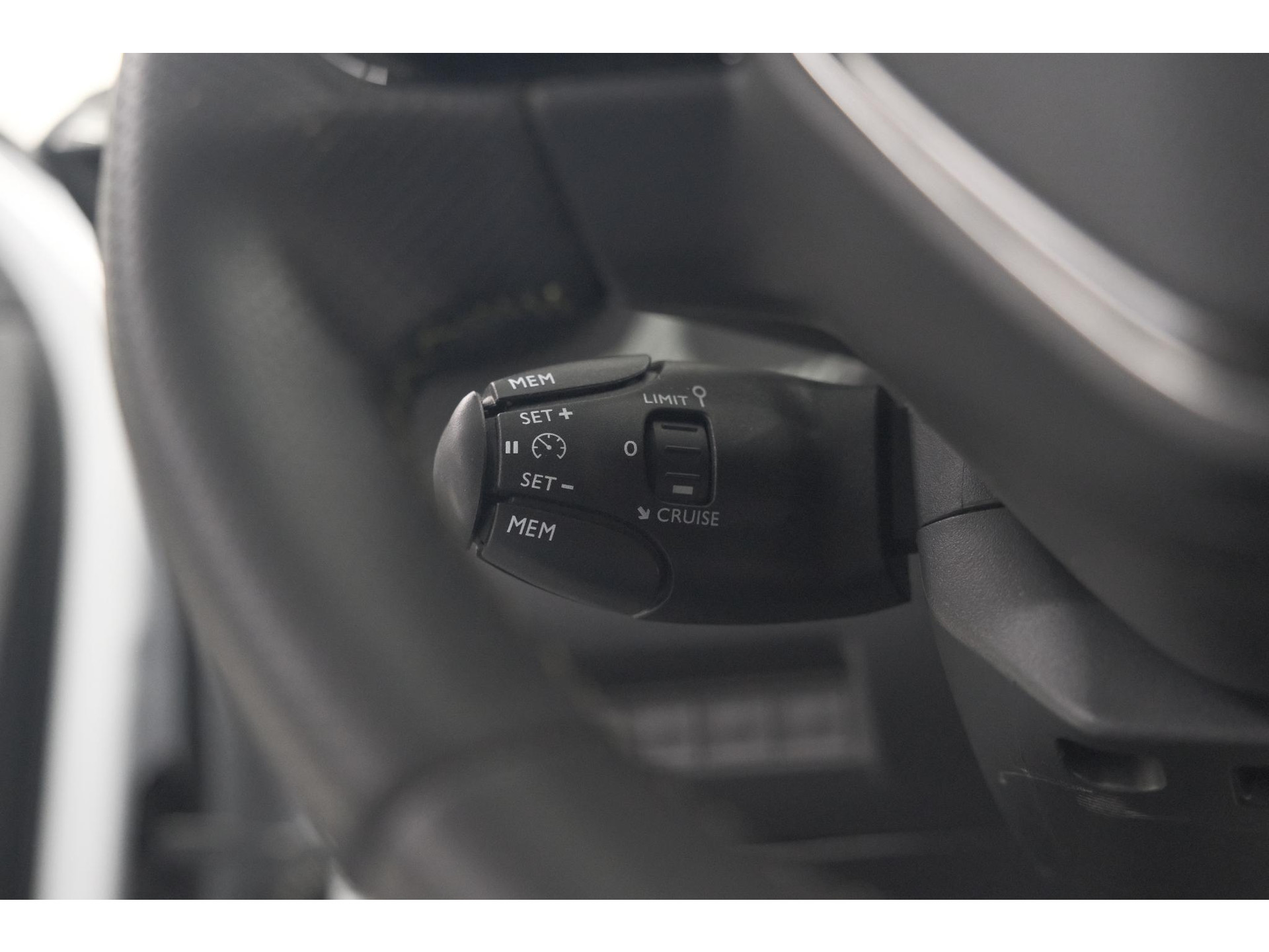 Peugeot 2008 PureTech 130 EAT8 GT | Camera | Apple Carplay | Parkeersensoren