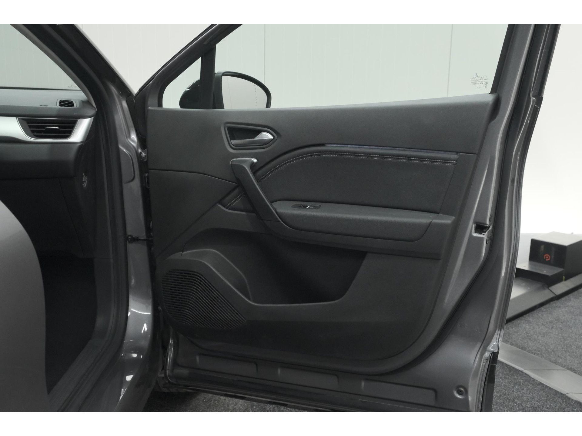 Renault Captur Mild Hybrid 140 EDC Techno | 360 Camera | 9.3 Inch Navigatie | Apple Carplay | 18 Inch Lichtmetalen Velgen