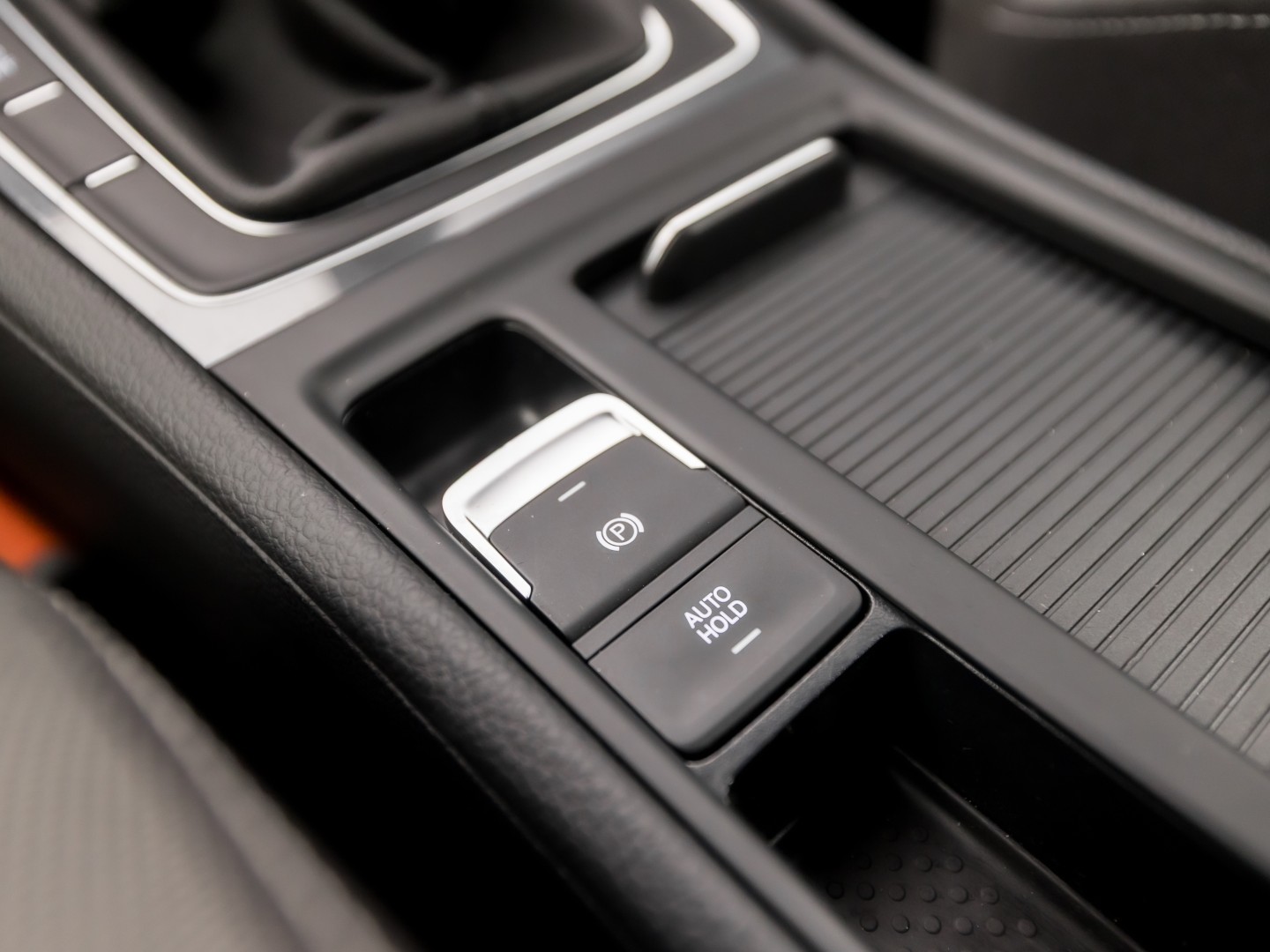 Volkswagen Golf 1.0 TSI Sportline (APPLE CARPLAY, GROOT NAVI, ALCANTARA, DYNAMISCHE KNIPPERLICHTEN, SPORTSTOELEN, STOELVERWARMING, ADAPTIVE CRUISE, PARKEERSENSOREN, NIEUWSTAAT)