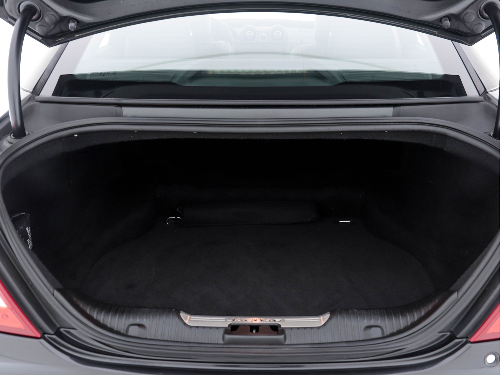 Jaguar XJ 3.0 V6D Portfolio Long (INCL-BTW) Aut. *PANO | LEATHER  | BI-XENON | MERIDIAN-AUDIO | MEMORY-PACK | KEYLESS | CAMERA | ECC | HEATED-COMFORTSEATS | PDC | NAVI-FULLMAP | SHIFT-PADDLES | CRUISE | 19"ALU*