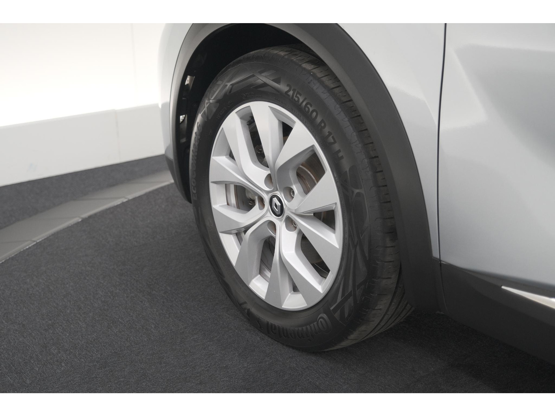 Renault Captur 1.6 E-Tech full hybrid 145 techno | Camera | Parkeersensoren | Climate control | Keyless