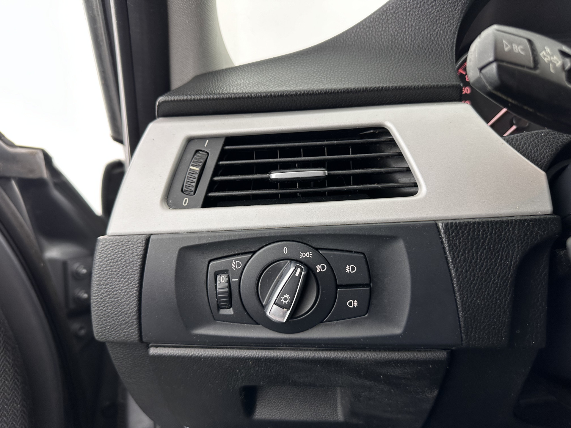 BMW 3-serie Touring 316i Business Line Sport-Pack ! LOOPT-OP-2-CILINDERS ! *NAVI-FULLMAP | ECC | PDC | CRUISE | COMFORT-SEATS | 17"ALU*