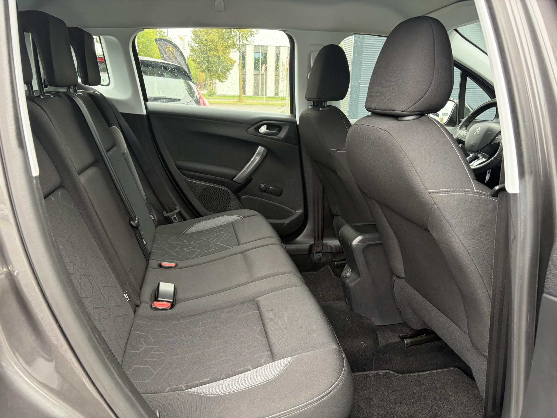 Peugeot 2008 1.2 PureTech Blue Lion ✓D-riem vv in 10-2025✓Navi✓110pk✓Carplay✓Airco✓Cruise✓Pdc✓N.A.P✓Apk tot 12-2026