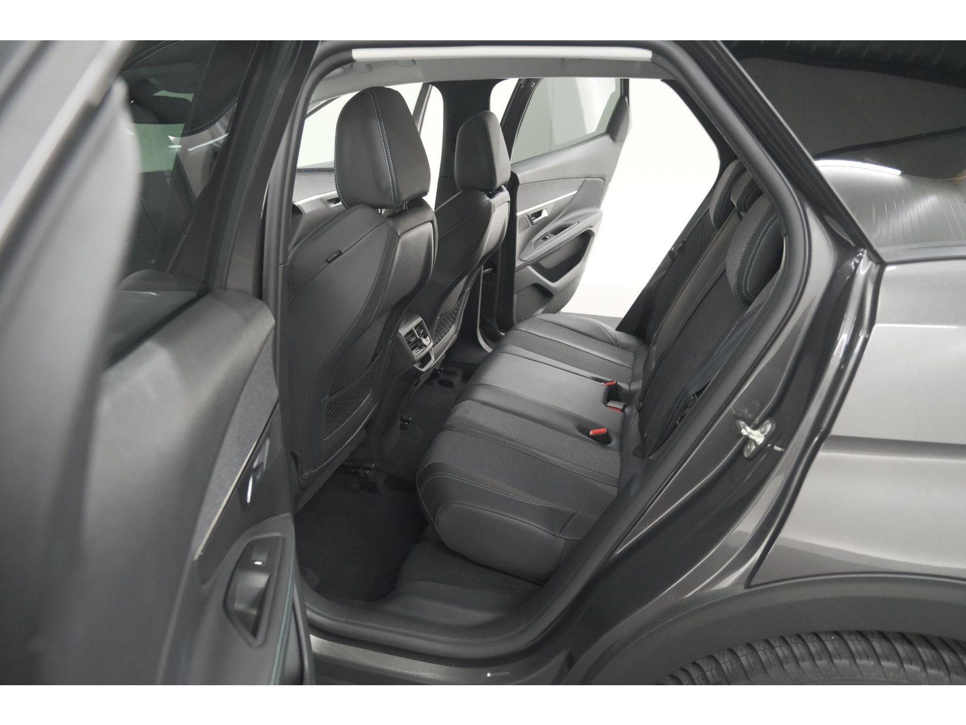 Peugeot 3008 PureTech 130 EAT8 Allure | Camera | Adaptieve Cruise Control | Elektrische Kofferklep