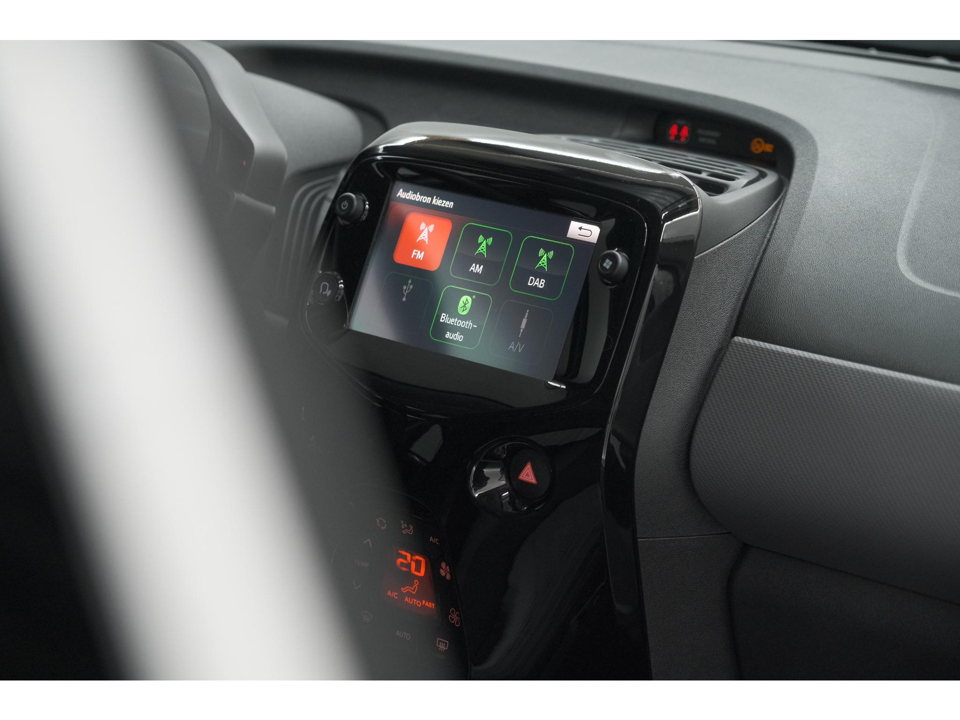 Peugeot 108 1.0 e-VTi Allure TOP! | Elektrisch Vouwdak | Camera | Navigatie | Climate Control