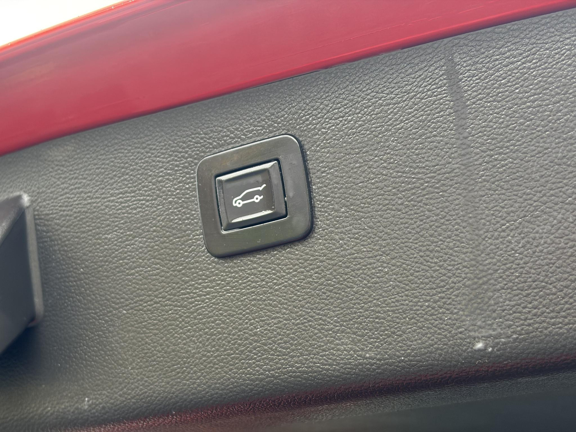 Opel Astra Sports Tourer 1.4 Innovation Dealer Onderhouden l 150pk l Carplay l 2e Eigenaar l Camera l Trekhaak l Keyless l Navi l Halfleder l Pdc V+A l 6 Bak l Clima l Cruise l Rijstrooksensor l Dodehoeksensor l N.A.P l Apk tot 01-2027