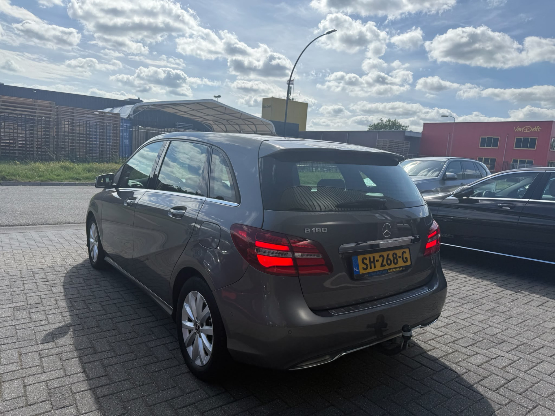 Mercedes-Benz B-klasse 180 Ambition | 1E EIGENAAR | 3/6/12MND GARANTIE | NAVI | LED | AICRO | CRUISE | TREKHAAK |