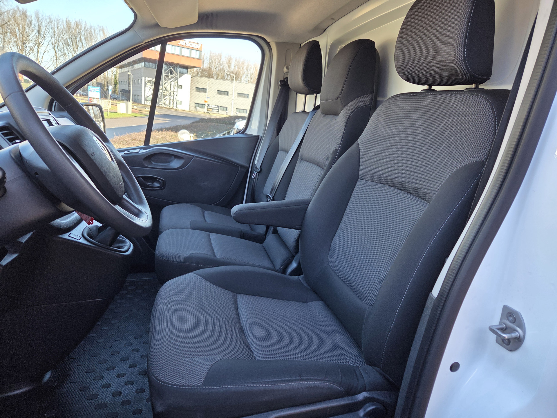 Renault Trafic 2.0 dCi 120Pk /88kw  L2 Airco  Parkeersensor Trekhaak Business
