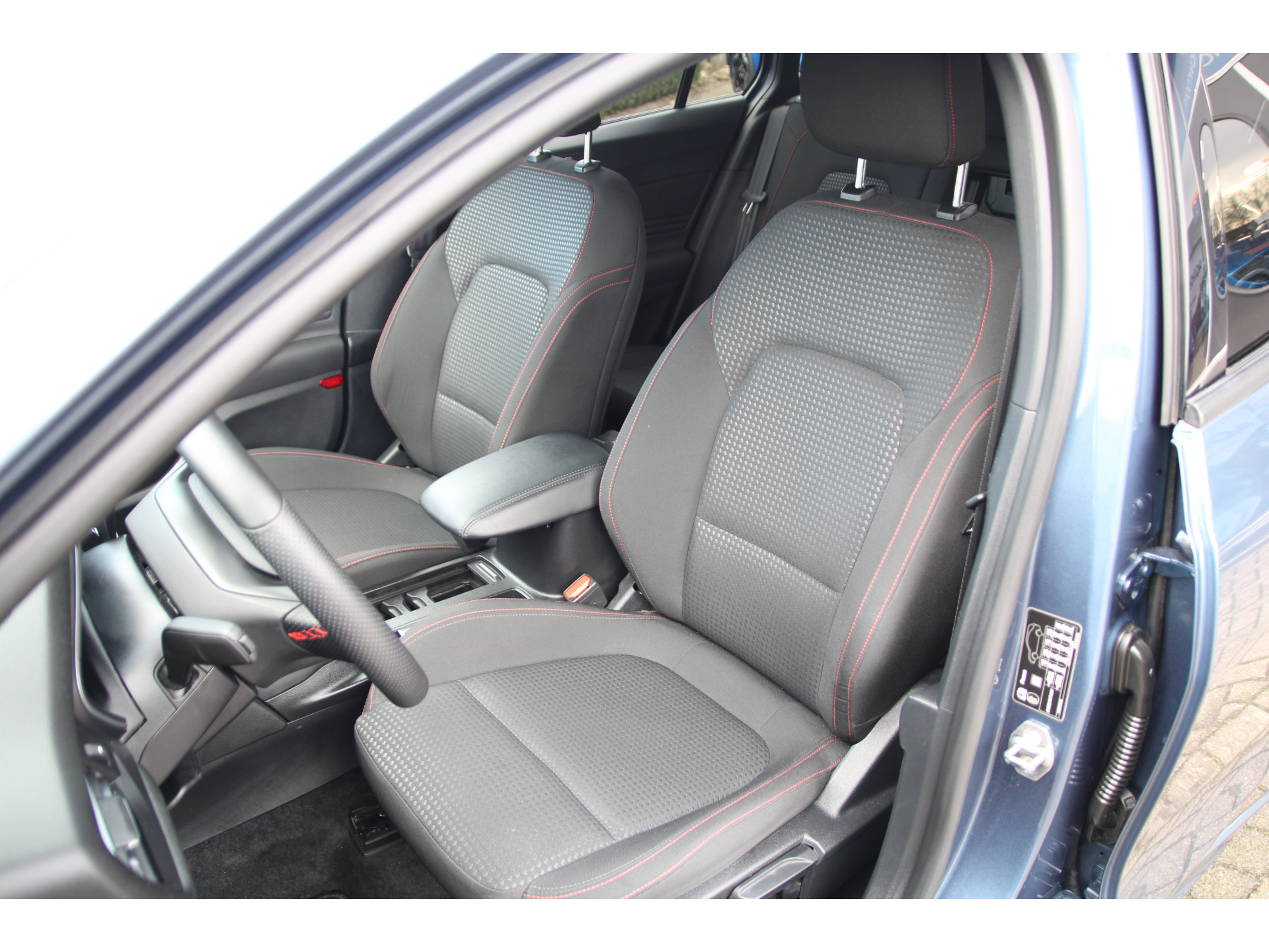 Ford Focus Wagon 1.0 EcoBoost 125 PK Hybrid ST Line TREKHAAK | WINTER- PACK | Camera |