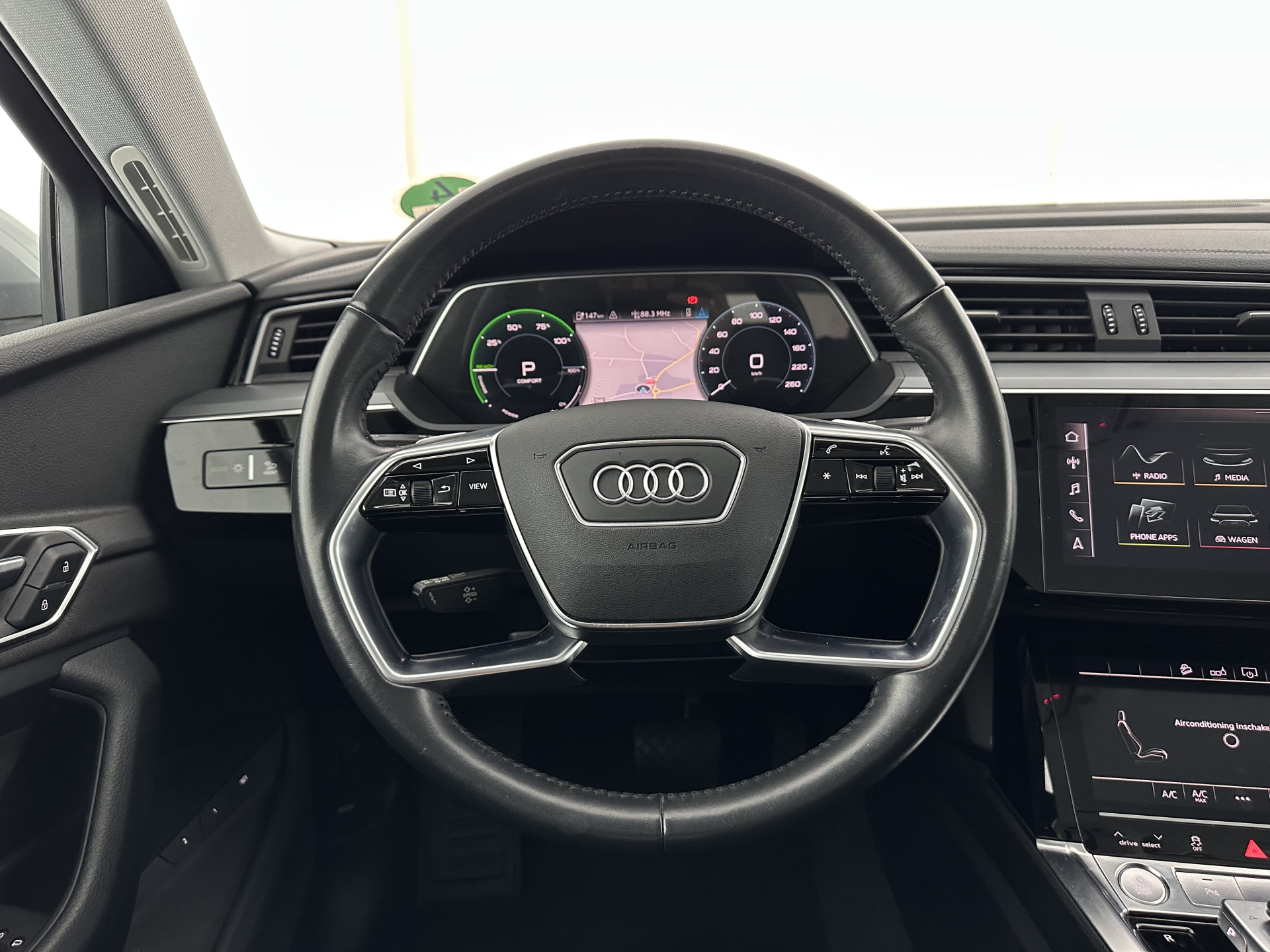 Audi e-tron 50 quattro Business edition 71 kWh [ 3-Fase-11kW ] {SOH-99%} (INCL-BTW) Aut. *HEATPUMP | FULL-LED | DIGI-COCKPIT | NAVI-FULLMAP | MEMORY-PACK |  COMFORTSEATS | KEYLESS | AUDI-SOUND | SHIFTPADDLES | DAB+ | ECC | DRIVE-SELECT | PDC | CRUISE | TO