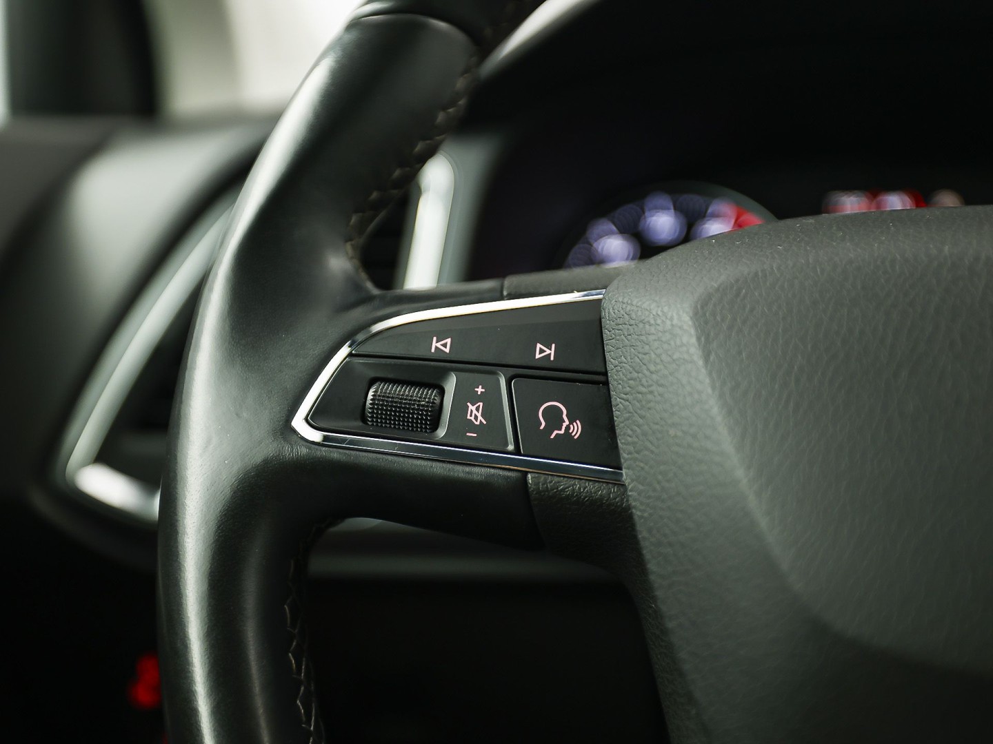 SEAT Ateca 1.0 TSI Sport (GROOT NAVI, APPLE CARPLAY, CAMERA, GETINT GLAS, LM VELGEN, CLIMATE, AUTOMATISCH INPARKEREN, NIEUWE APK)