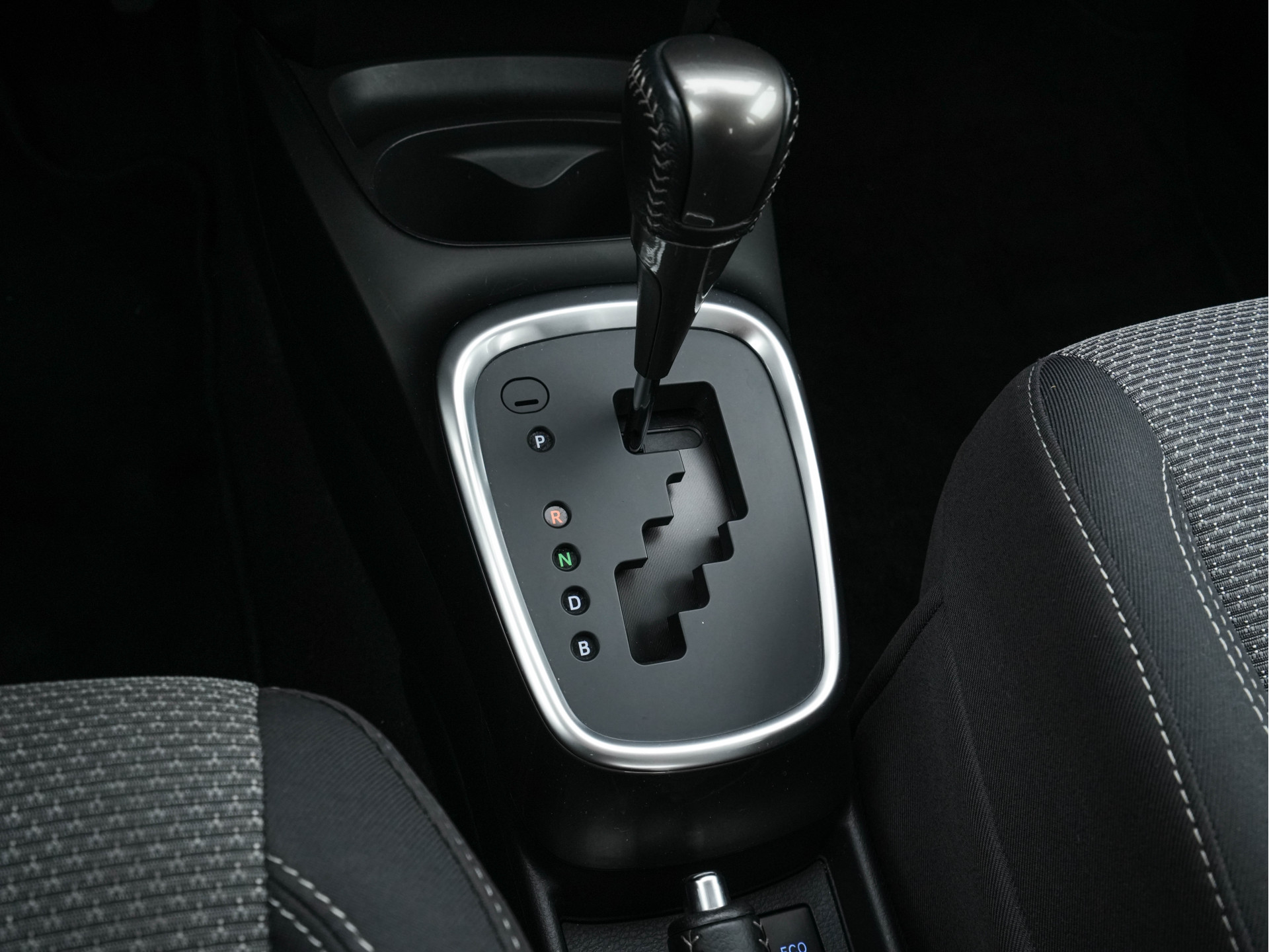 Toyota Yaris 1.5 Hybrid Aspiration Aut. *ECC | HEATED-COMFORTSEATS | CAMERA*