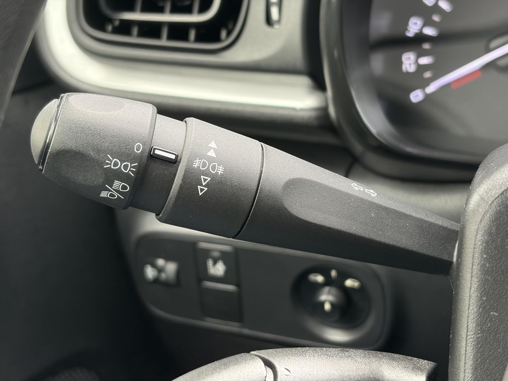 Citroen C3 1.2 PureTech Feel 105g ✓Nieuwe D-riem✓Airco✓Cruise✓Pdc✓Rijstrooksensor✓Pdc✓Net beurt gehad✓2e Eigenaar✓Bj 12-2017✓N.A.P✓Apk tot 06-2026