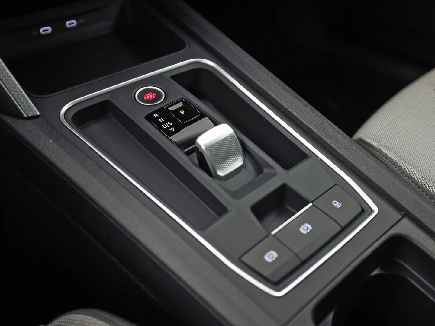 SEAT Leon 1.0 eTSI Intense Sport Automaat (VIRTUAL COCKPIT, APPLE CARPLAY, GROOT NAVI, CAMERA, SPORTSTOELEN, KEYLESS, ADAPTIVE CRUISE, NIEUWSTAAT)