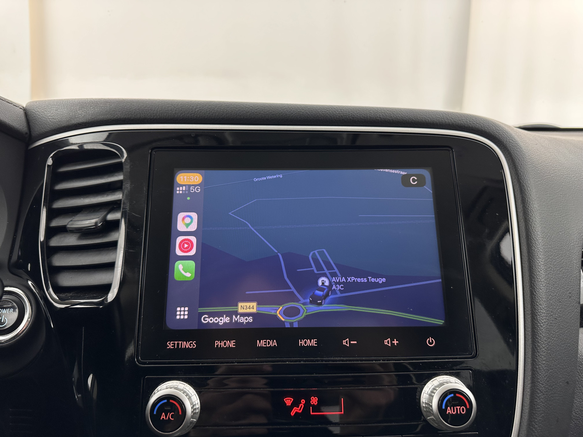 Mitsubishi Outlander 2.4 PHEV Pure (Plug-In) (INCL-BTW)  Aut *FULL-LED | KEYLESS | CAMERA | HEATED-COMFORTSEATS | ECC | SHIFTPADDLES | PDC | CRUISE | CARPLAY | PRIVACY-GLASS | DAB | TOWBAR | 16''ALU*