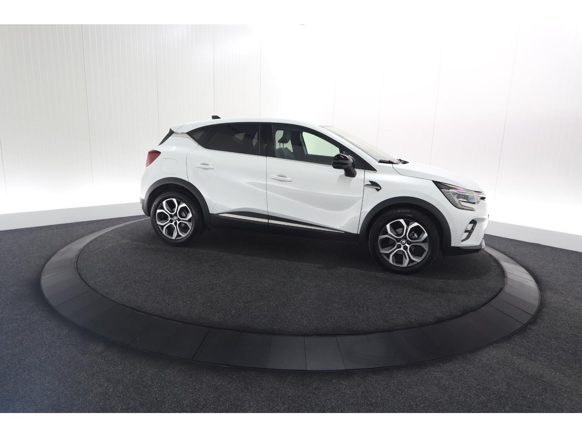 Renault Captur TCe 90 Techno | Camera | Navigatie | Pack Winter | Apple Carplay