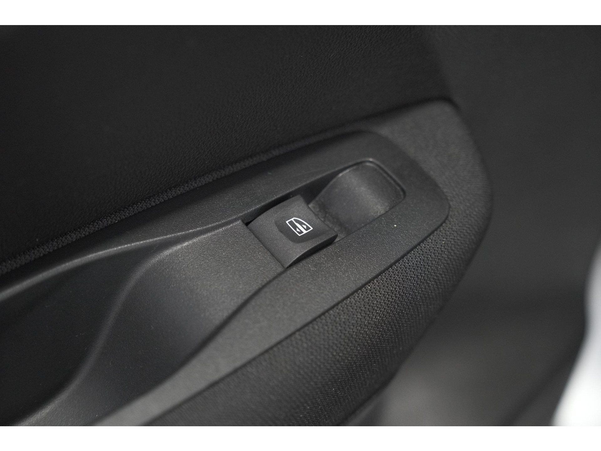 Renault Kadjar 1.3 TCe 140 Zen | Trekhaak | Apple Carplay | Navigatie | Parkeersensoren voor + Achter