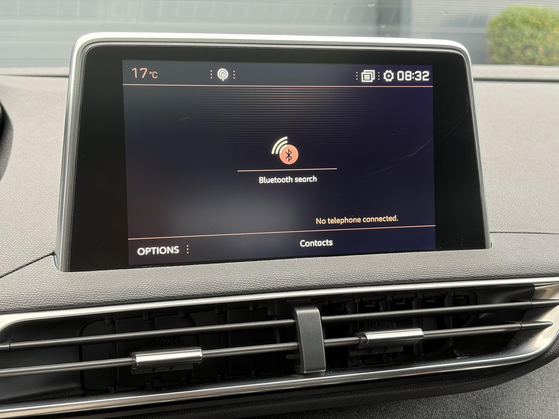 Peugeot 3008 1.2 PureTech GT Line ✓D-riem vv in 2026✓1e Eigenaar✓360 ° Camera✓Pano✓Massage stoel✓Draadloze telefoonlader✓Carplay✓Stoelvw✓Keyless✓Leder✓Navi✓Pdc V+A✓6 Bak✓Dealer Onderhouden✓Rijstrooksensor✓Dodehoeksensor✓19'' Lmv✓N.A.P✓Apk tot 09-2027