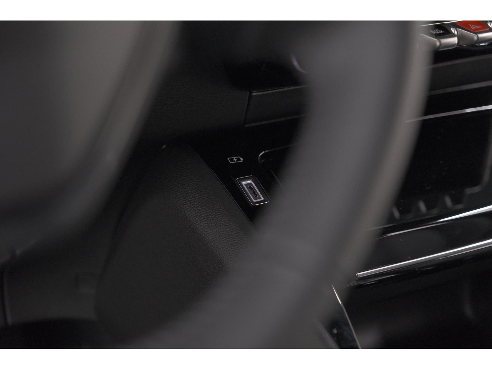 Peugeot 2008 Hybrid 145 e-DCS6 Allure | 360 Camera | Adaptieve Cruise Control | Navigatie | Dodehoekdetectie