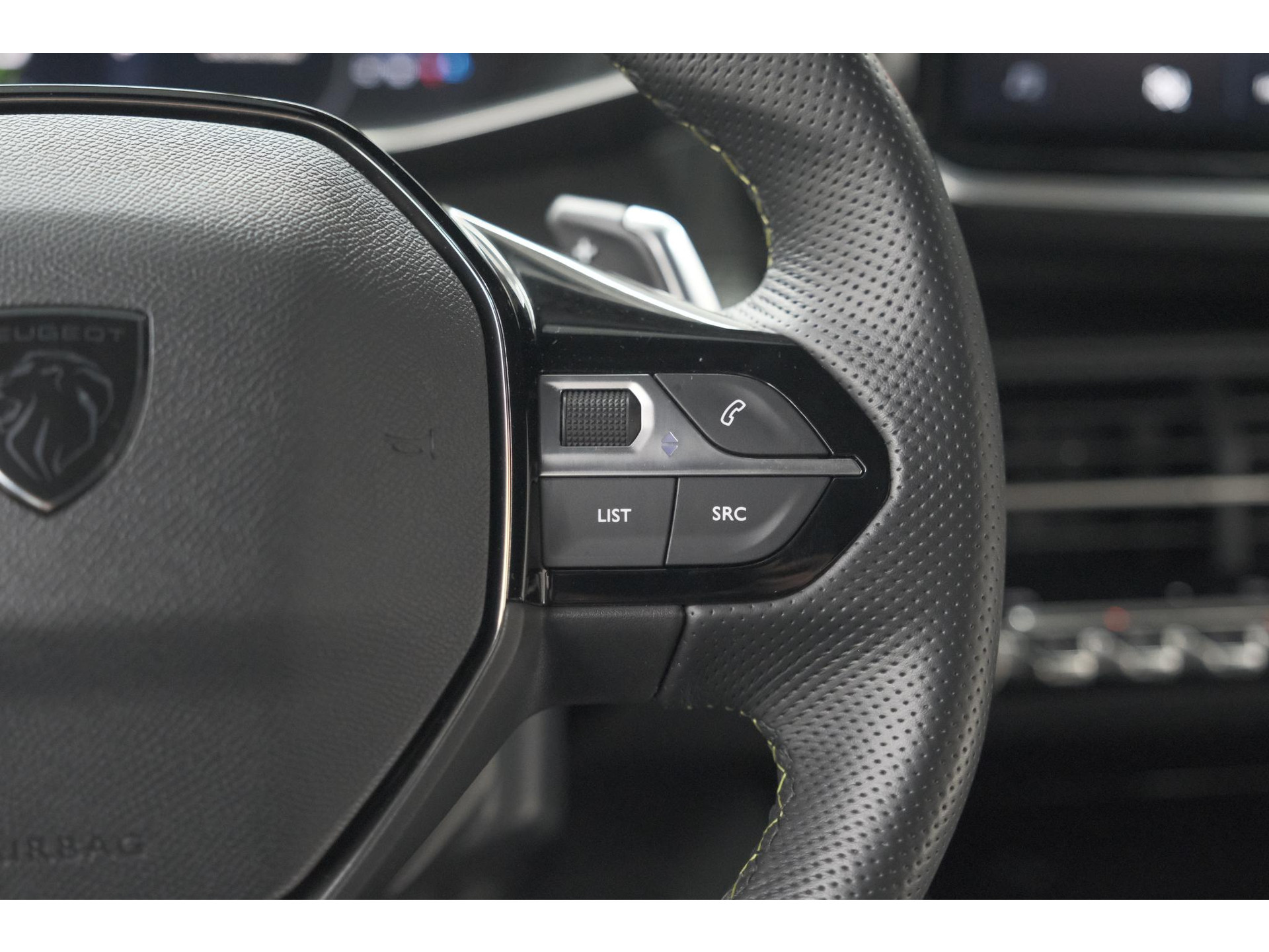 Peugeot 2008 PureTech 130 EAT8 GT | Camera | Parkeersensoren | Apple Carplay | Keyless Entry