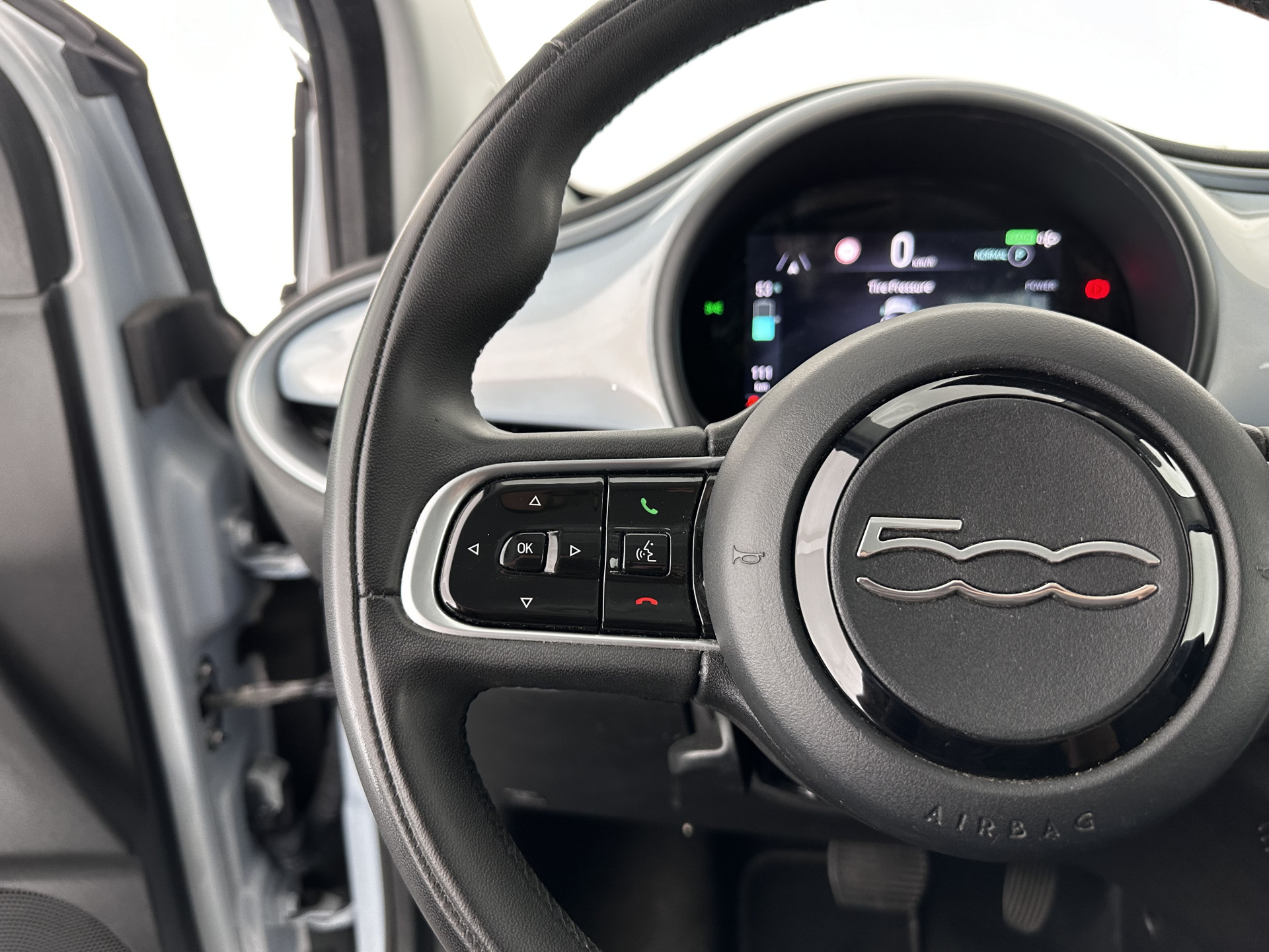 Fiat 500 Icon 24 kWh [ 3-Fase ] (⚠️) (INCL-BTW) Aut. *FULL-LED | DIGI-COCKPIT | CCS-FASTLOADER | KEYLESS | CAMERA | NAVI-FULLMAP | DAB+ | ECC | PDC | CRUISE | LANE-ASSIST | CARPLAY |  COMFORT-SEATS | 16'ALU*