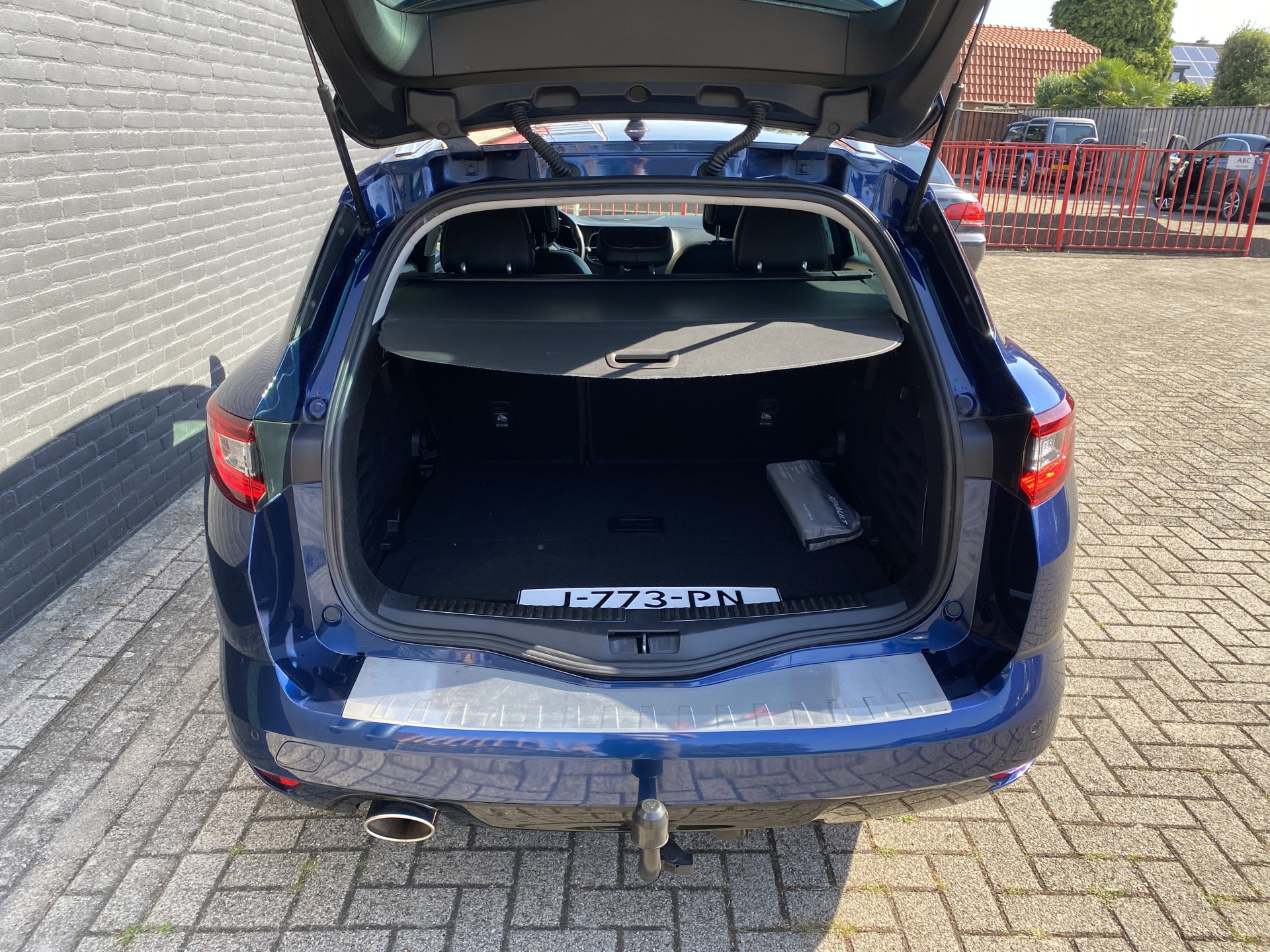 Renault Mégane Estate 1.3 TCe Bose 160 pk AUT. | navigatie | cruise control | trekhaak | bose audio | keyless | privacy glas