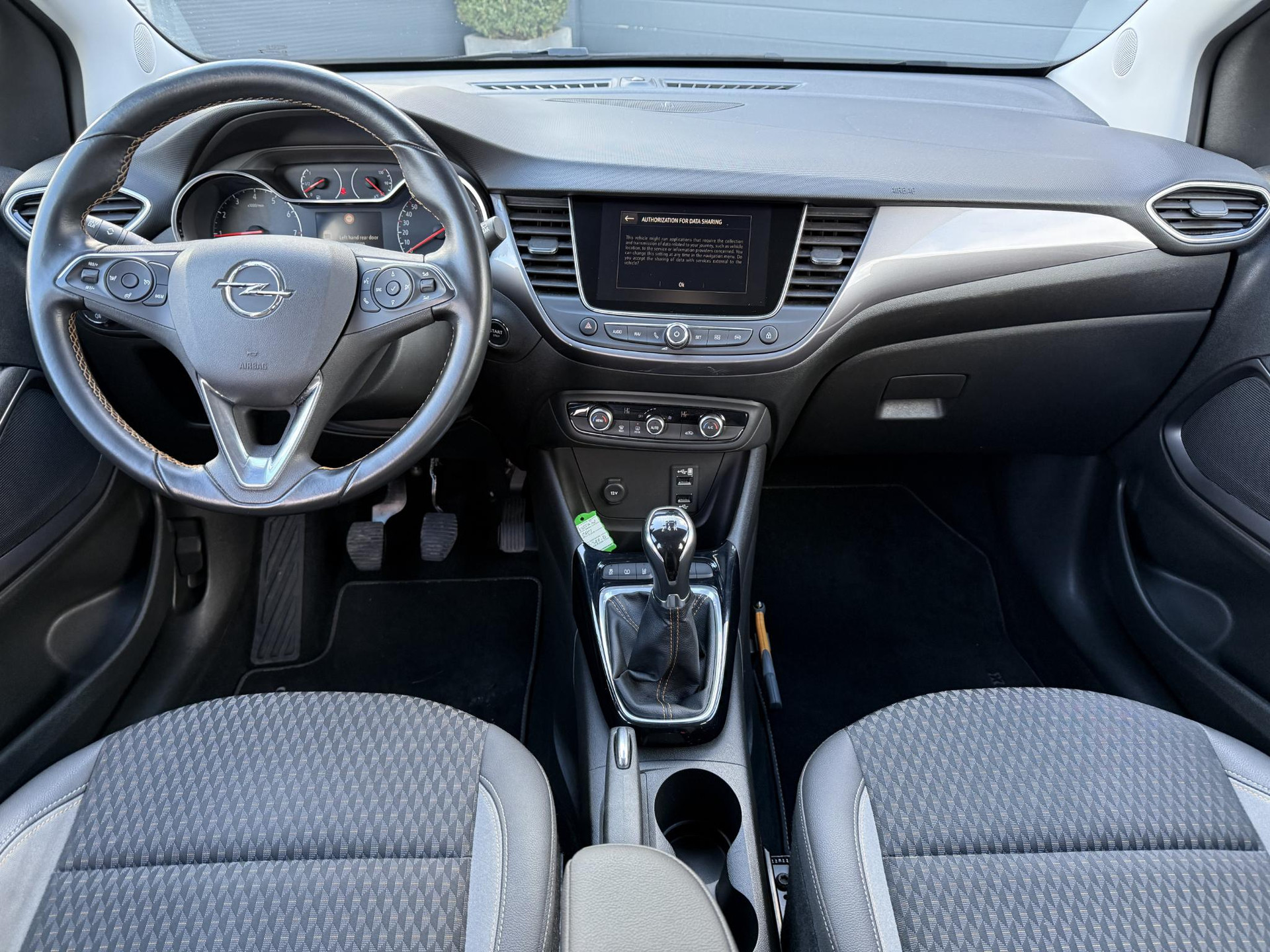 Opel Crossland X 1.2 Turbo Innovation 2e Eigenaar,110pk,Navi,Trekhaak,Pdc,Dealer Onderhouden,N.A.P,Weinig km,Apk tot 07-2027