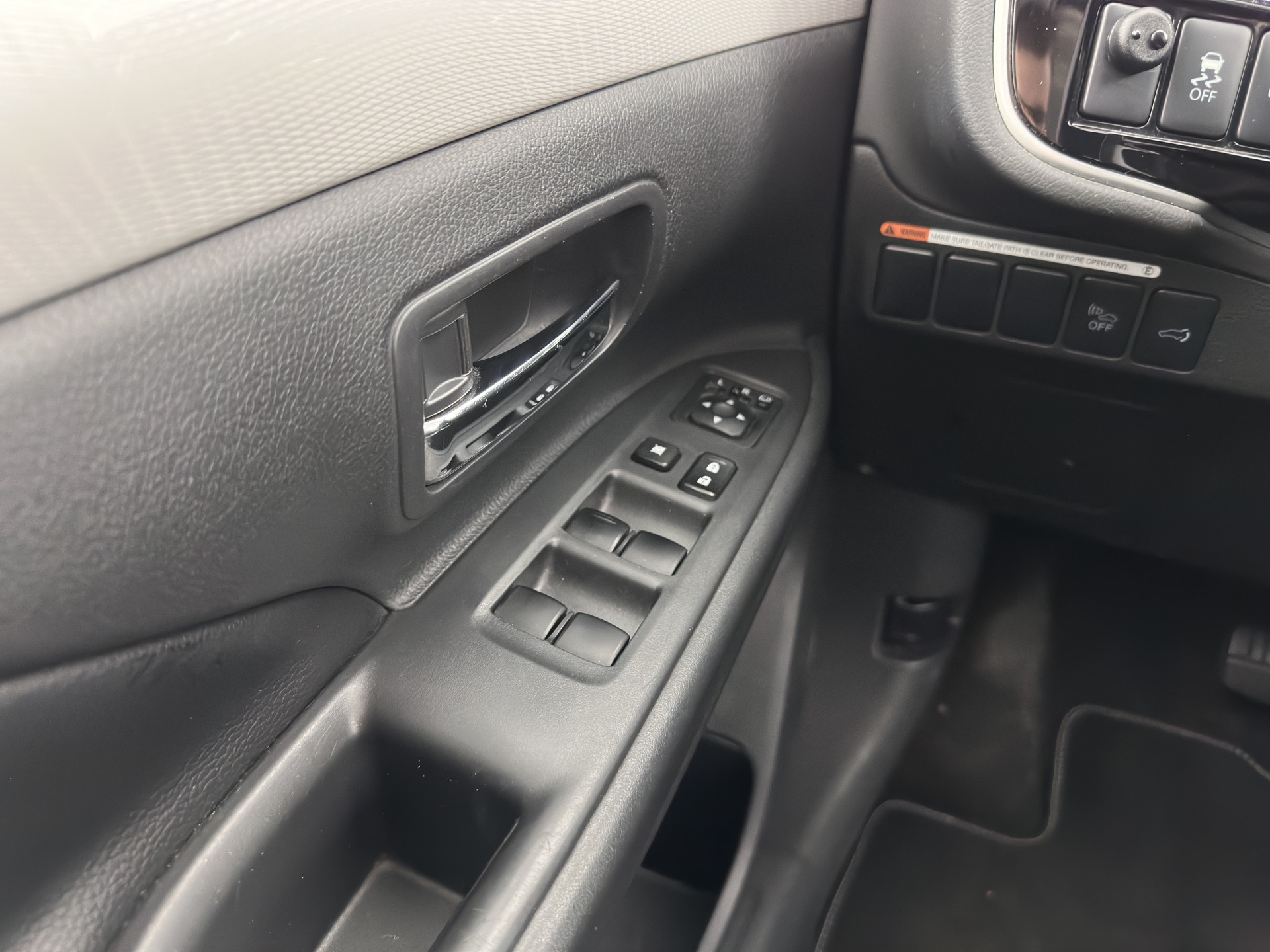 Mitsubishi Outlander 2.0 PHEV Instyle AWD  (Plug-In) (INCL-BTW) Aut *PANO | LEATHER | XENON | NAVI-FULLMAP | KEYLESS | CAMERA | HEATED-COMFORTSEATS | ECC | SHIFT-PADDLES | PDC | CRUISE | PRIVACY-GLASS | DAB | TOWBAR | ROCKFORD-AUDIO |  18"ALU*