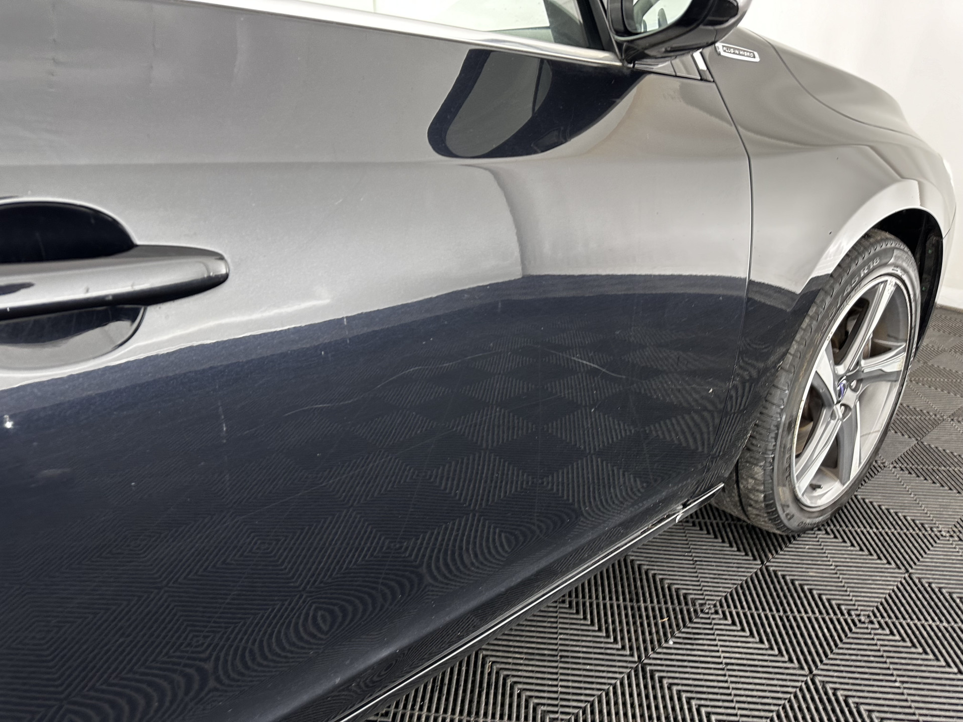 Volvo V60 2.4 D6 AWD Hybrid Summum ( Plug-In) Aut. *PANO | BI-XENON | LEATHER | PREMIUM-SOUND-AUDIO | NAVI-FULLMAP | MEMORY-PACK | ADAPTIVE-CRUISE | CAMERA | HEATED-SPORTSEATS | TOWBAR | BLINDSPOT | 18"ALU*