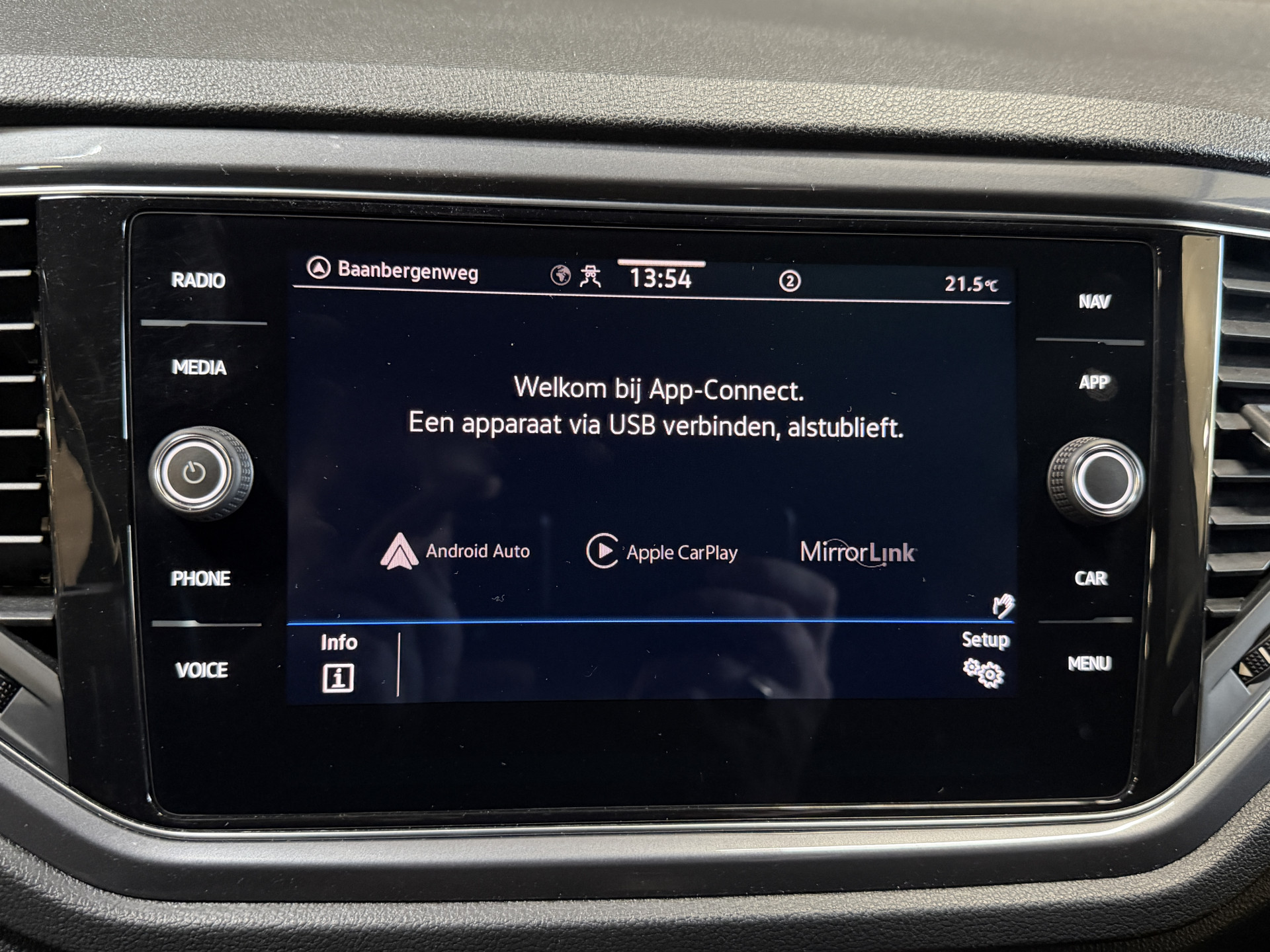 Volkswagen T-Roc 1.5 TSI Sport Business R | Pano | Camera | Stoelverw. | Adaptive cruise | Full LED | Dodehoeksensor