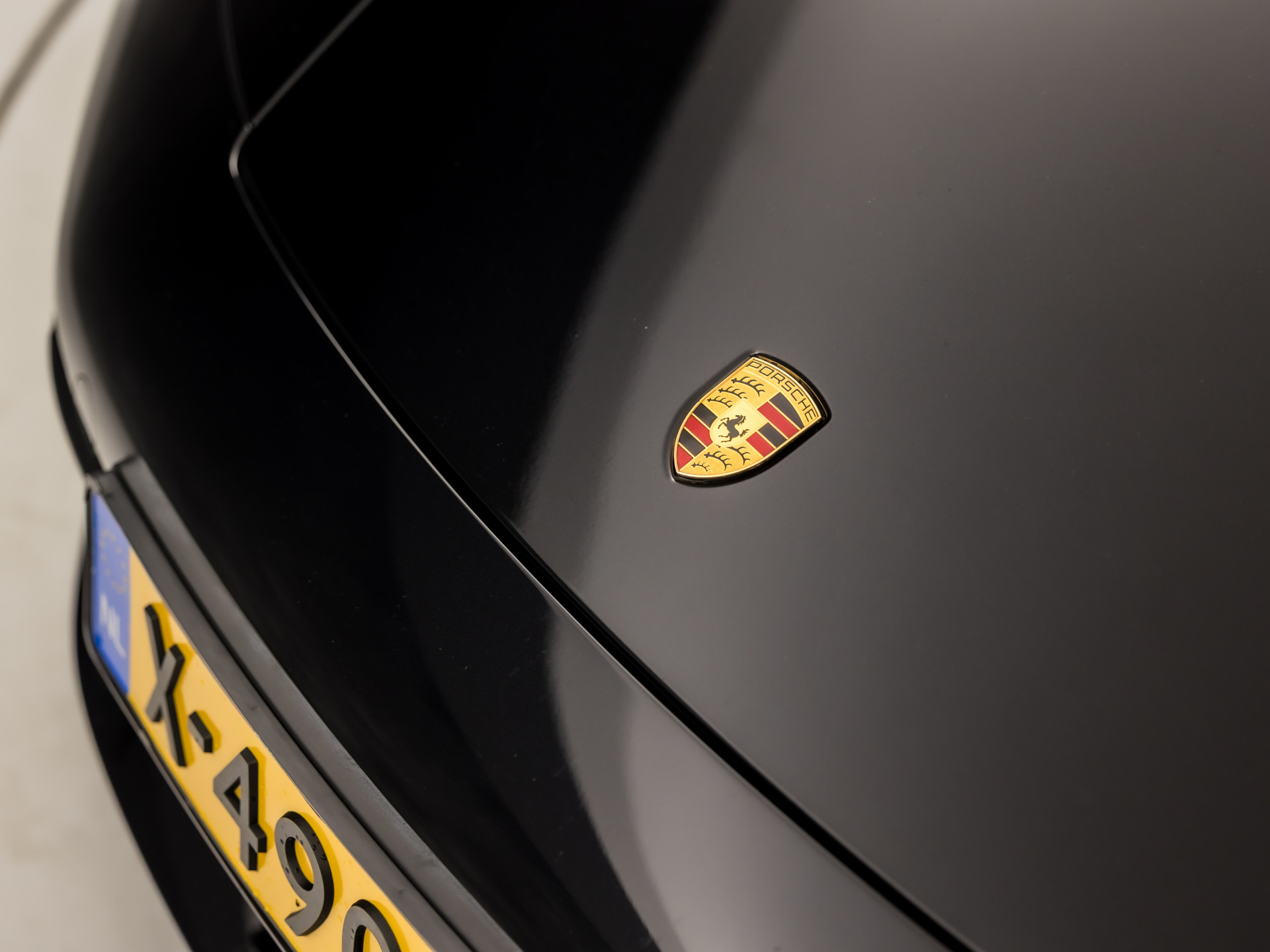 Porsche 911 Cabrio 3.0 Carrera 385Pk (SPORT CHRONO PAKKET, SPORTUITLAAT, BOSE AUDIO, LED MATRIX, APPLE CARPLAY, CAMERA, SFEERVERLICHTING, STOELVERWARMING, NIEUWSTAAT)
