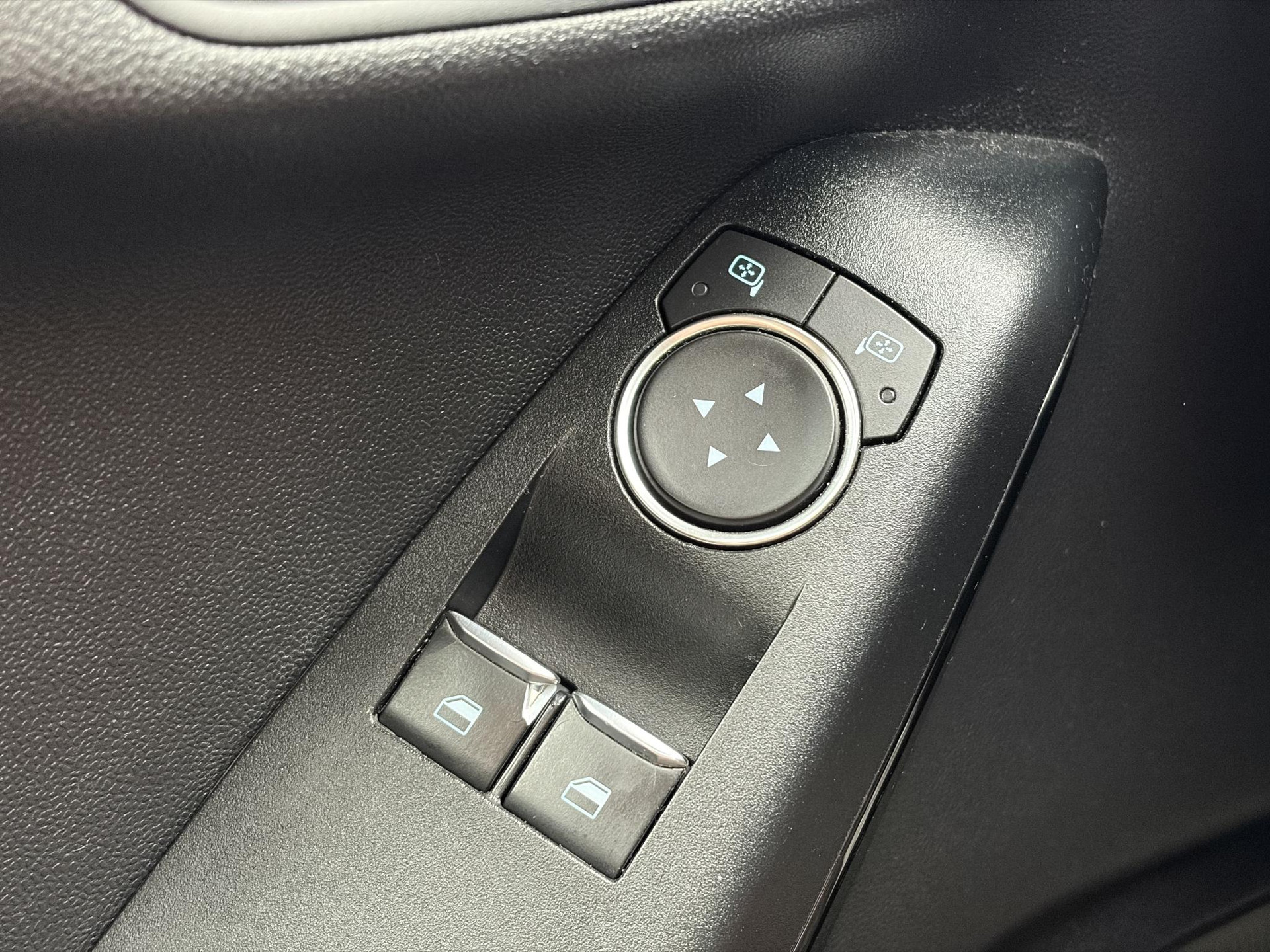 Ford Fiesta 1.1 Trend 2e Eigenaar,Airco,Cruise,5 Deurs,N.A.P,Recent beurt gehad,Rijstrooksensor,Apk tot 06-2027