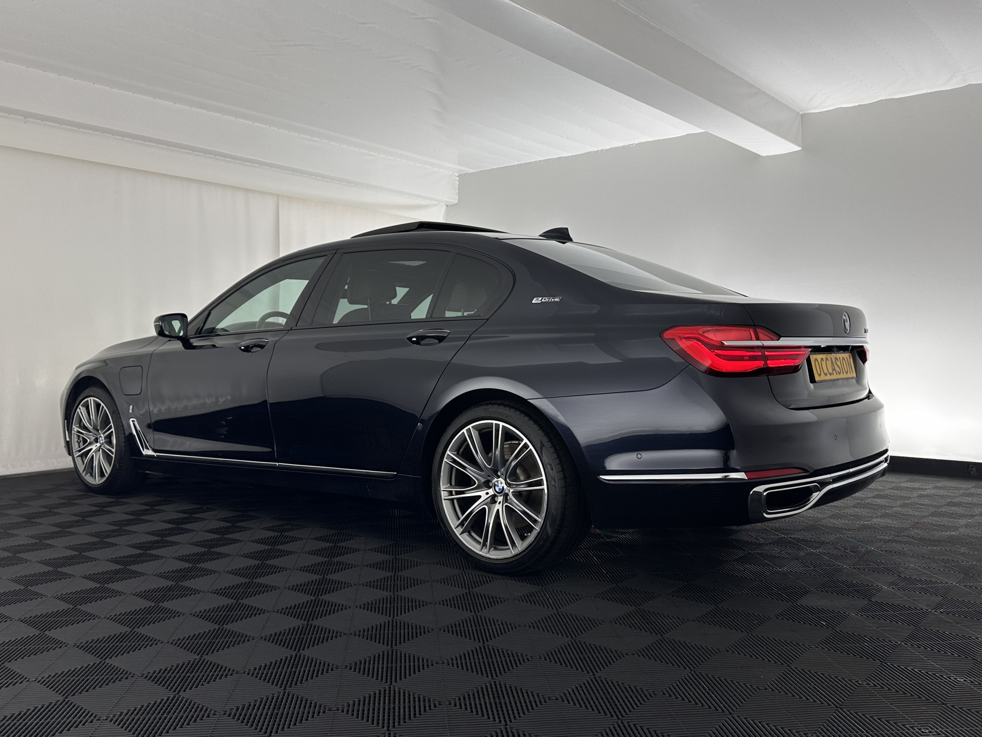 BMW 7-serie 740Le xDrive iPerformance High Executive (Plug-In) Aut. *PANO | LEATHER | MASSAGE | HARMAN/KARDON | MEMORY-PACK | BLIS | TOPVIEW |  HEAD-UP | ADAPTIVE-CRUISE | FULL-LED | ENTERTAINMENT | DAB+ | ..