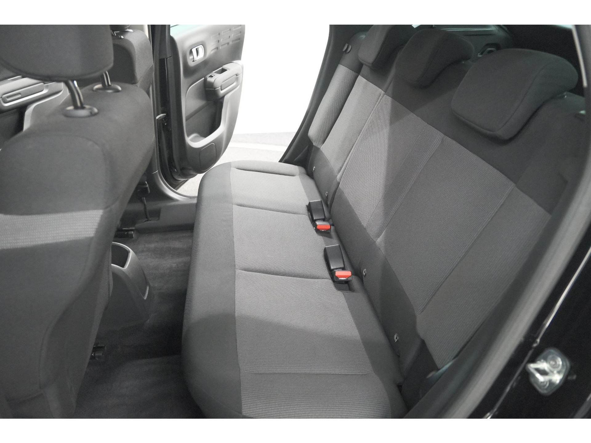 Citroen C3 Aircross PureTech 130 EAT6 Plus | Stoelverwarming | Apple Carplay | Parkeersensoren