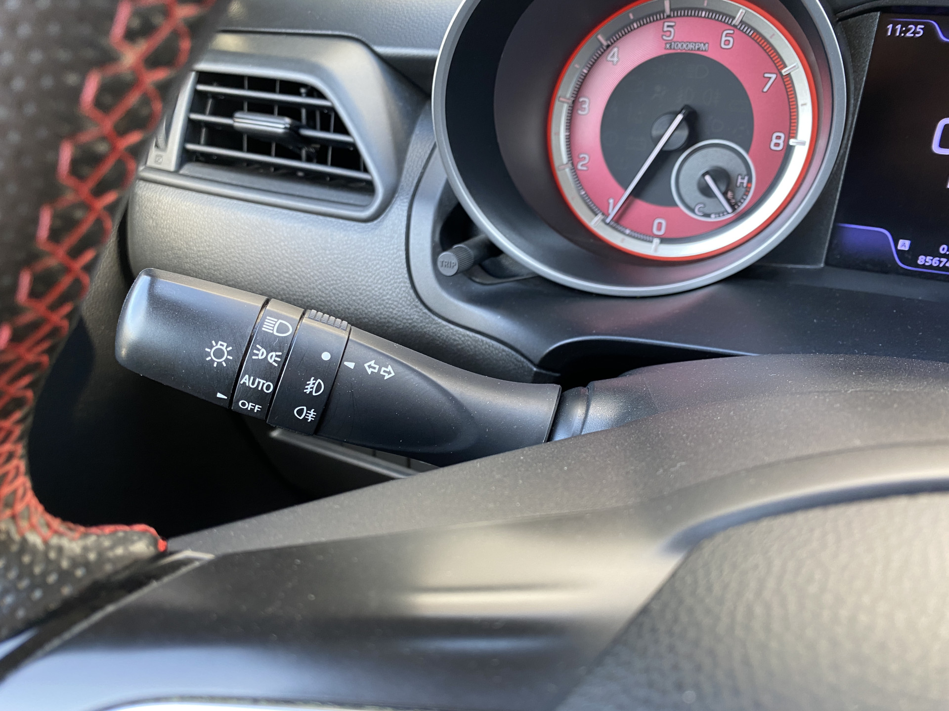 Suzuki Swift 1.4 Sport Smart Hybrid | 1e eigenaar | dealer onderhouden | navigatie | sportstoelen | camera | carplay