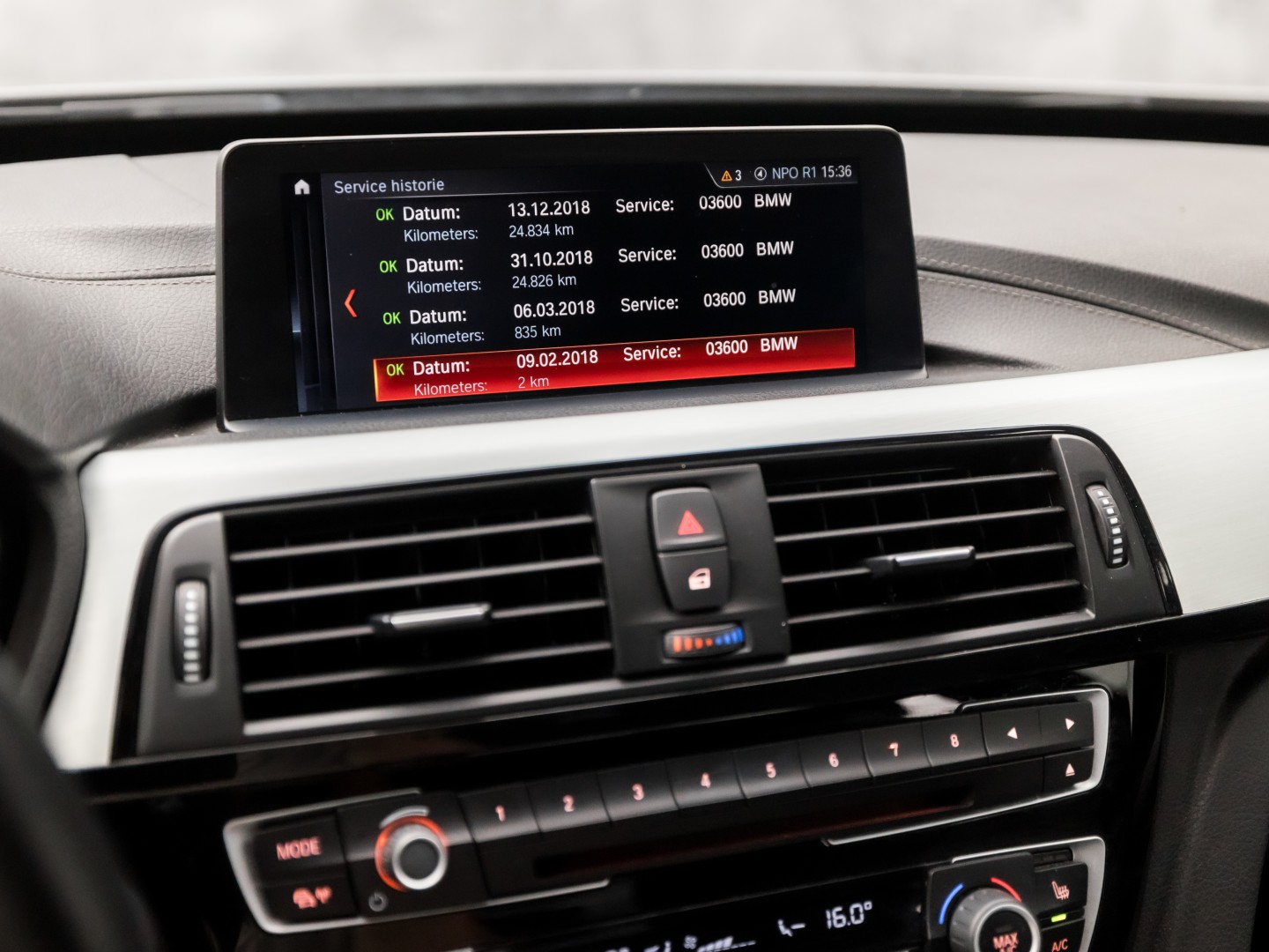 BMW 3 Serie GT 320i M Sport High Executive 184Pk Automaat (GROOT NAVI, M PAKKET, STOELVERWARMING, LEDER, SPORTSTOELEN, GETINT GLAS, PARKEERSENSOREN, NIEUWSTAAT)